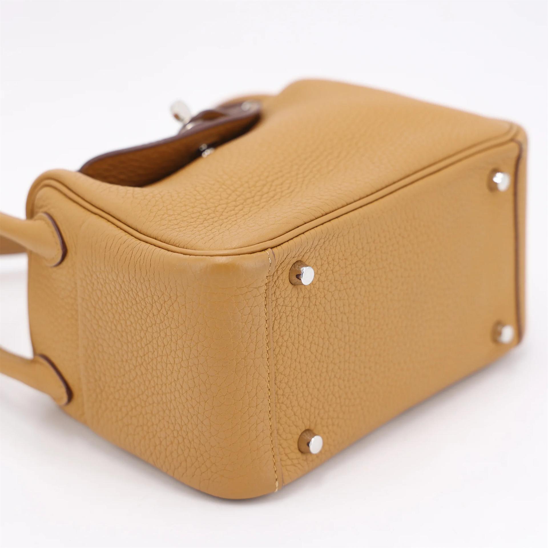 Very Good ( Rank A) HERMÈS Mini Lindy Biscuit (4B) Clemence Gold hardware Z (2021) - 4