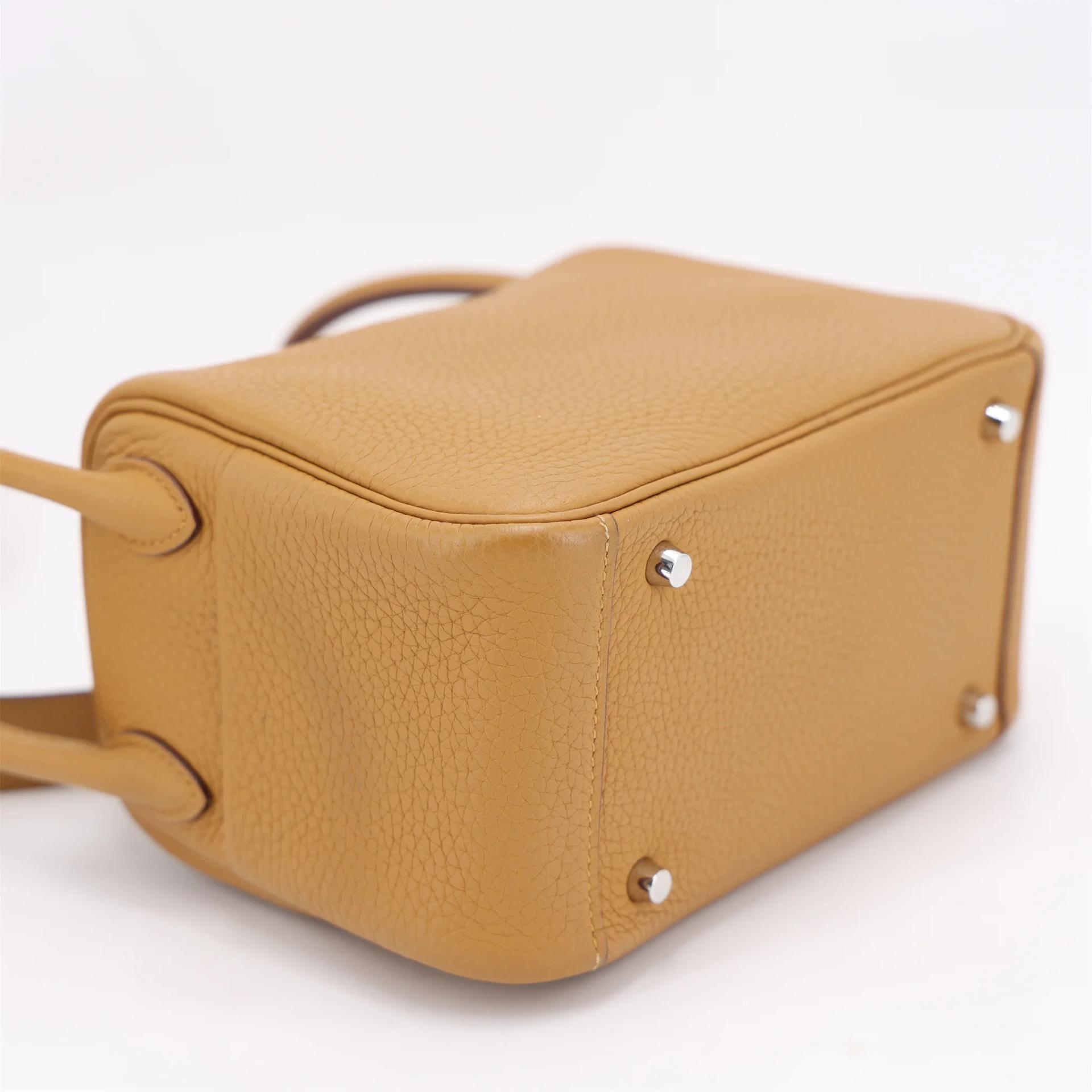 Very Good ( Rank A) HERMÈS Mini Lindy Biscuit (4B) Clemence Gold hardware Z (2021) - 6