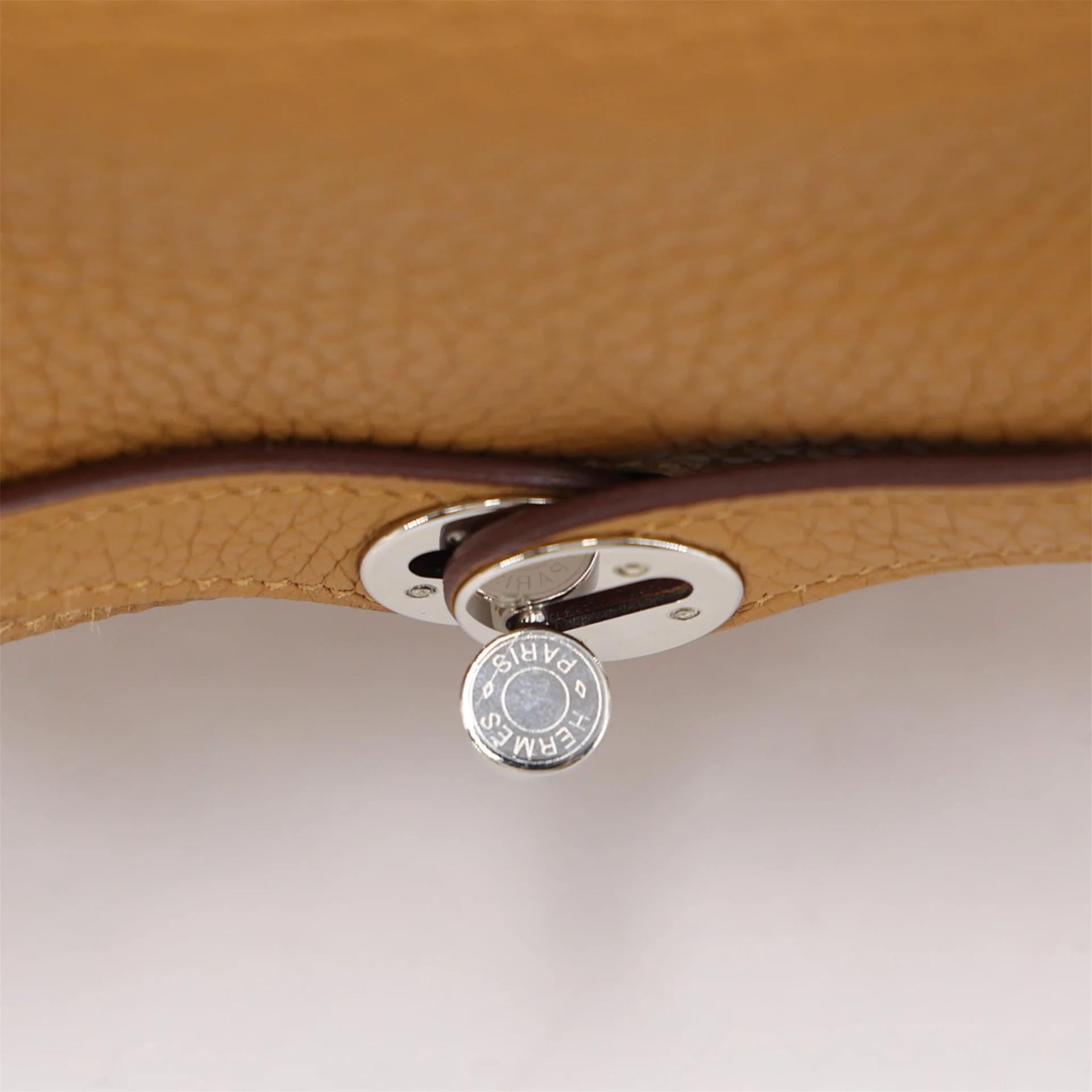 Very Good ( Rank A) HERMÈS Mini Lindy Biscuit (4B) Clemence Gold hardware Z (2021) - 9