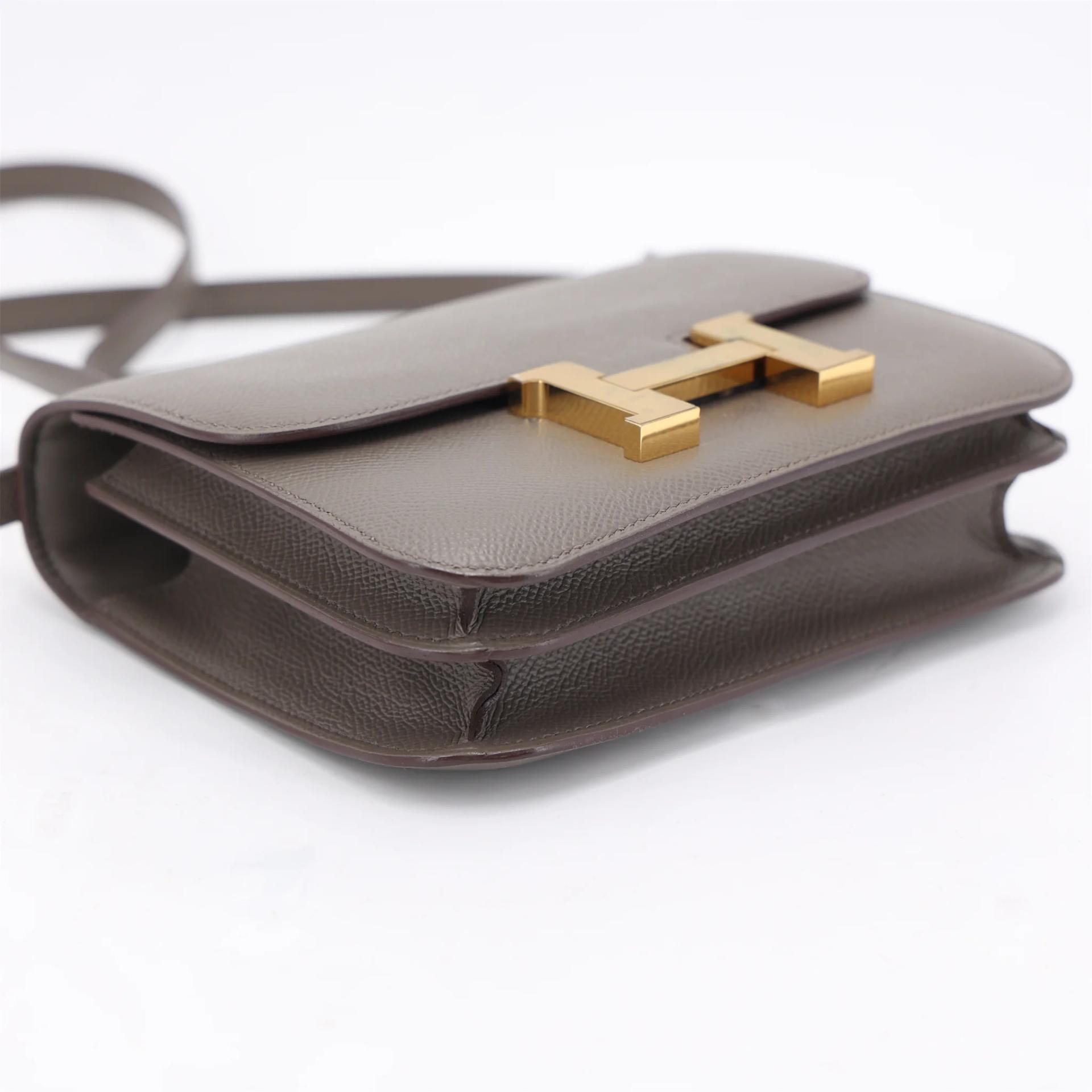 Very Good ( Rank A) HERMÈS Constance Mini Etain (8F) Epsom Gold hardware Z (2021) - 4