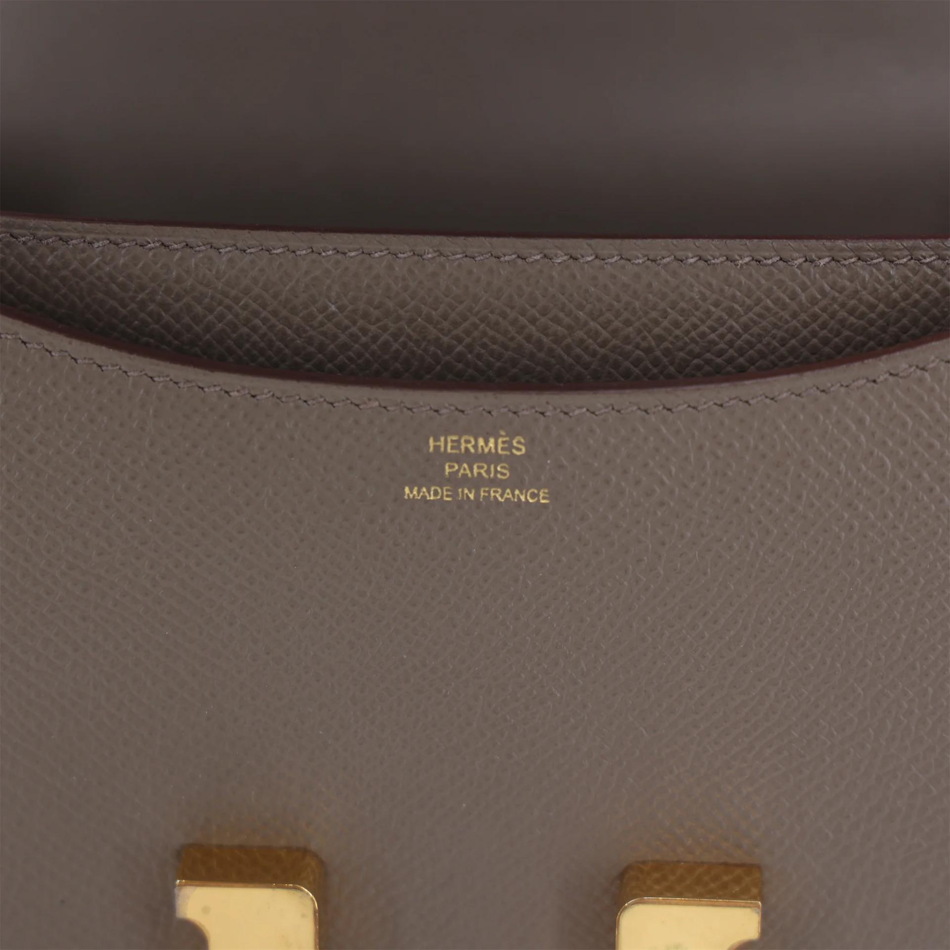 Very Good ( Rank A) HERMÈS Constance Mini Etain (8F) Epsom Gold hardware Z (2021) - 11