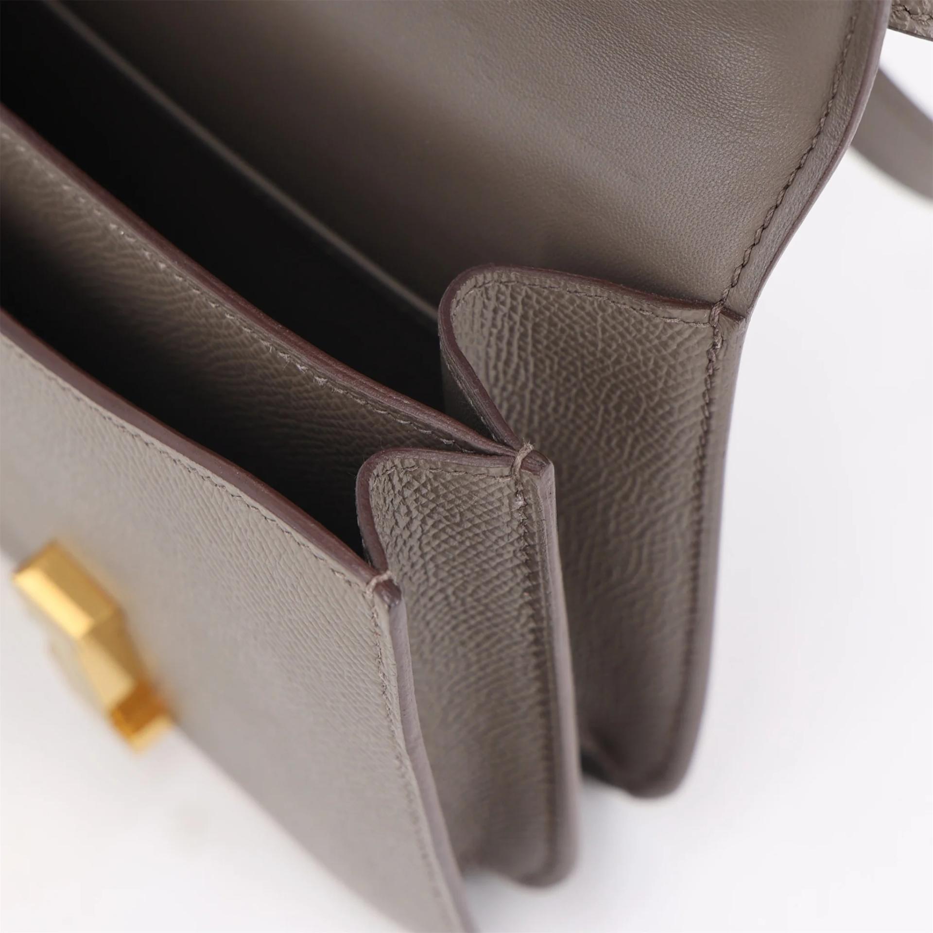 Very Good ( Rank A) HERMÈS Constance Mini Etain (8F) Epsom Gold hardware Z (2021) - 16