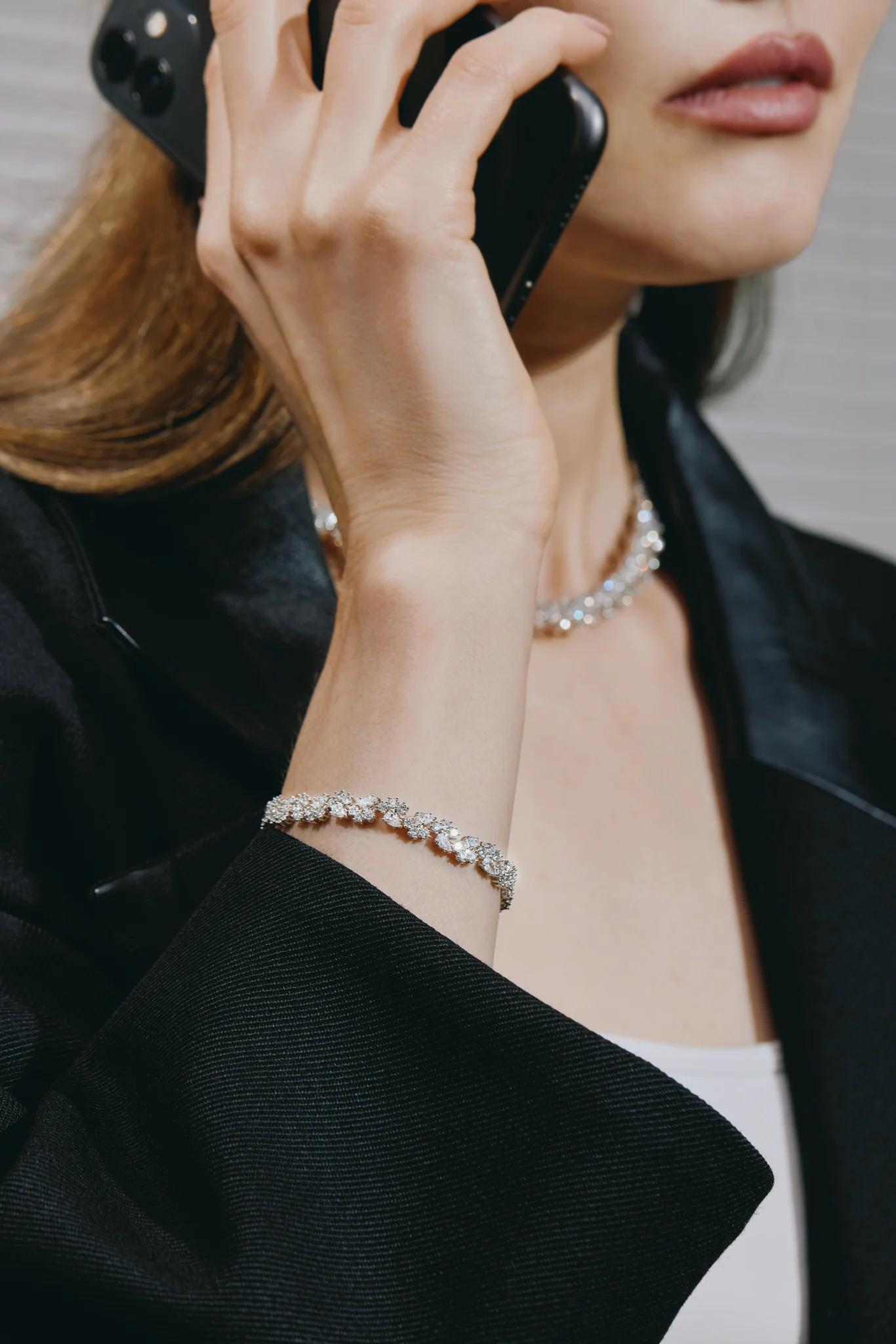 Brand New ( Rank N ) Mira Radiant Truth Elegant Bracelet White 18K White Gold - 4