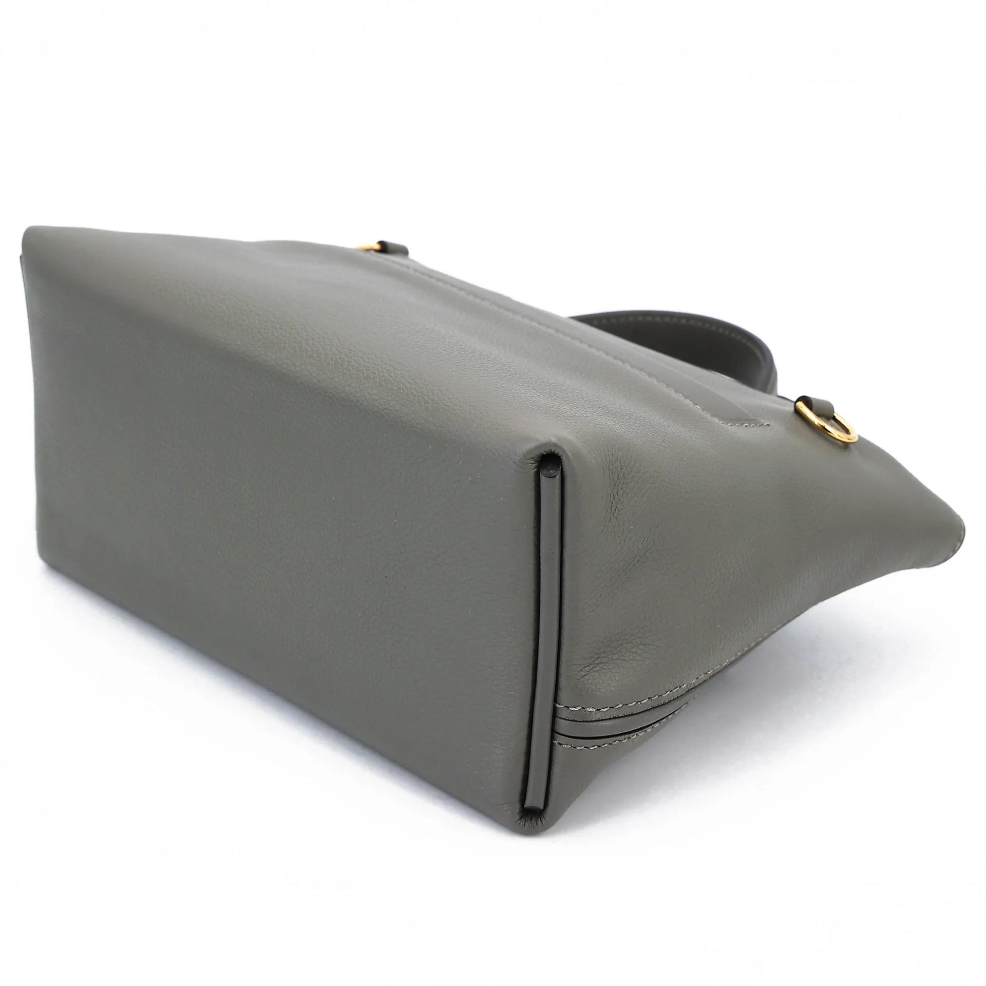 Excellent ( Rank SA ) HERMÈS 24/24 - 21 mini Verso Gris Meyer (0L) Gris Pale (M4) Evercolor Gold hardware B (2023) - 6