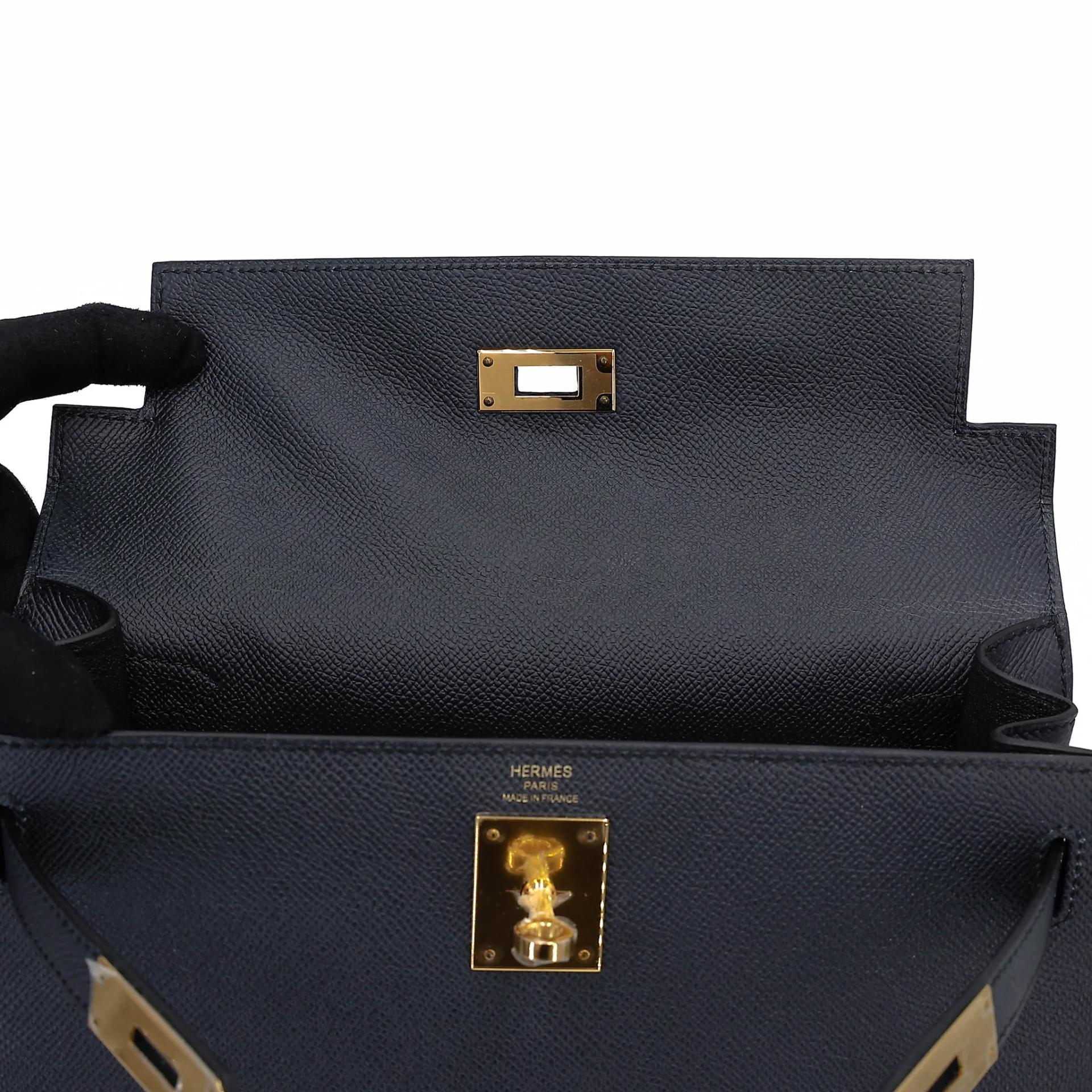 Unused ( Rank NS ) HERMÈS Kelly 28 Sellier Bleu Indigo (76) Epsom Gold hardware Y (2020) - 12