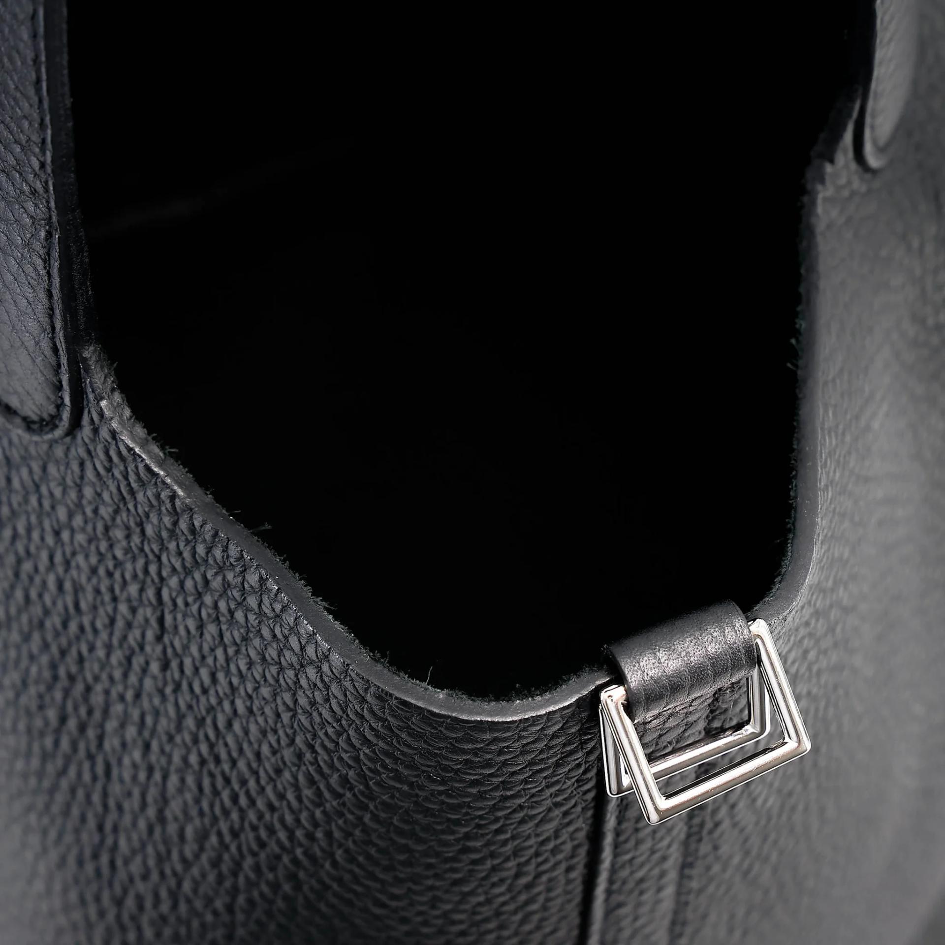 Very Good ( Rank A) HERMÈS Picotin Lock MM Noir (89) Clemence Palladium hardware Z (2021) - 12