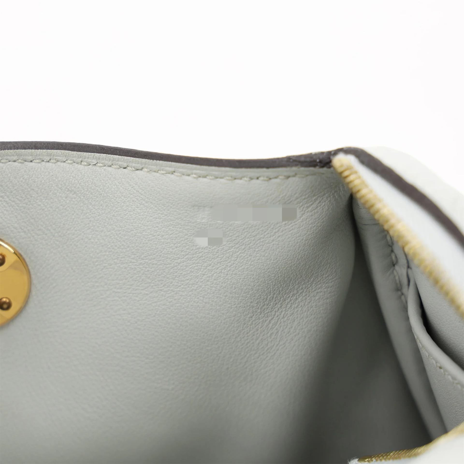 Very Good ( Rank A) HERMÈS Mini Lindy II Gris Platine (N4) Clemence Gold hardware W (2024) - 14