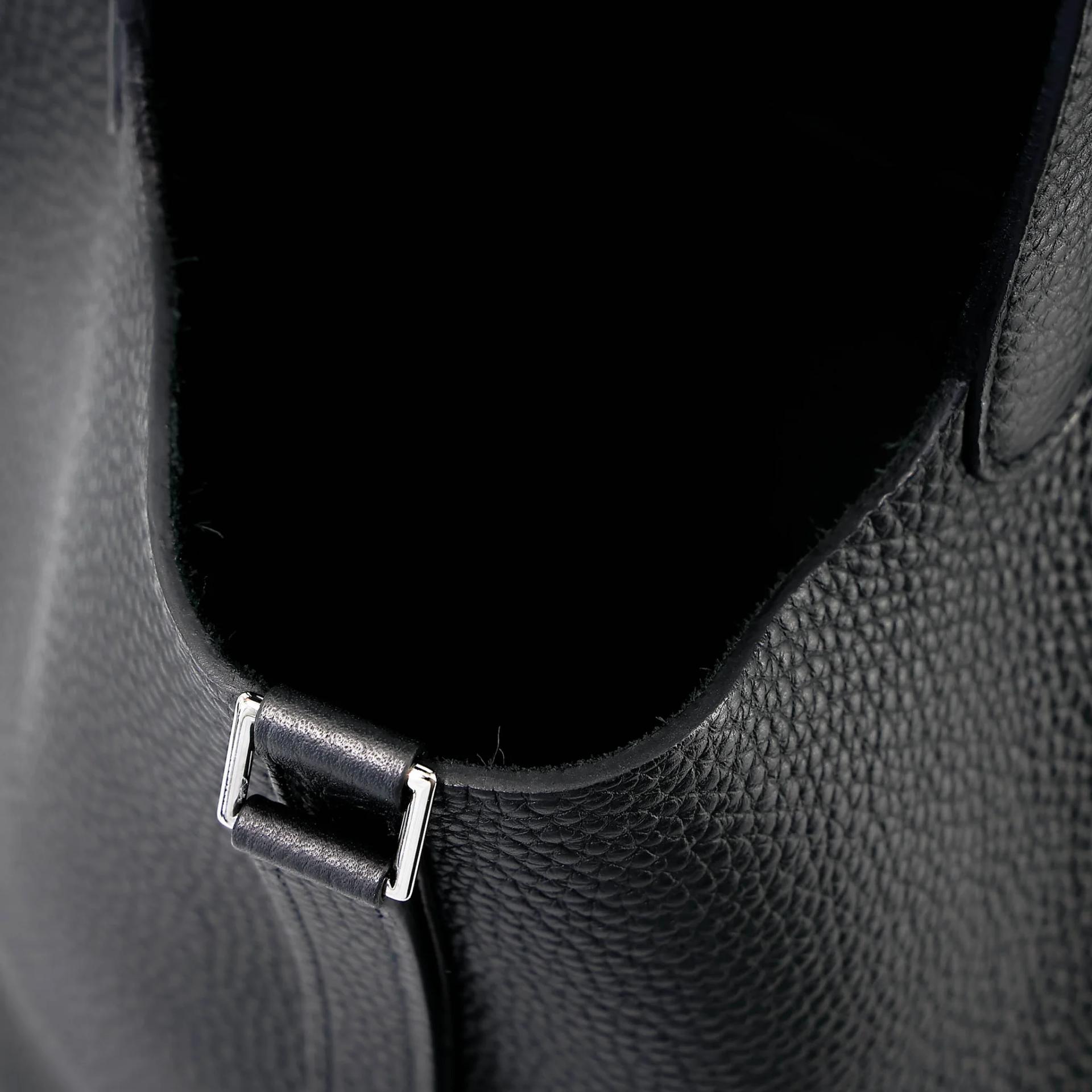 Very Good ( Rank A) HERMÈS Picotin Lock MM Noir (89) Clemence Palladium hardware Z (2021) - 13