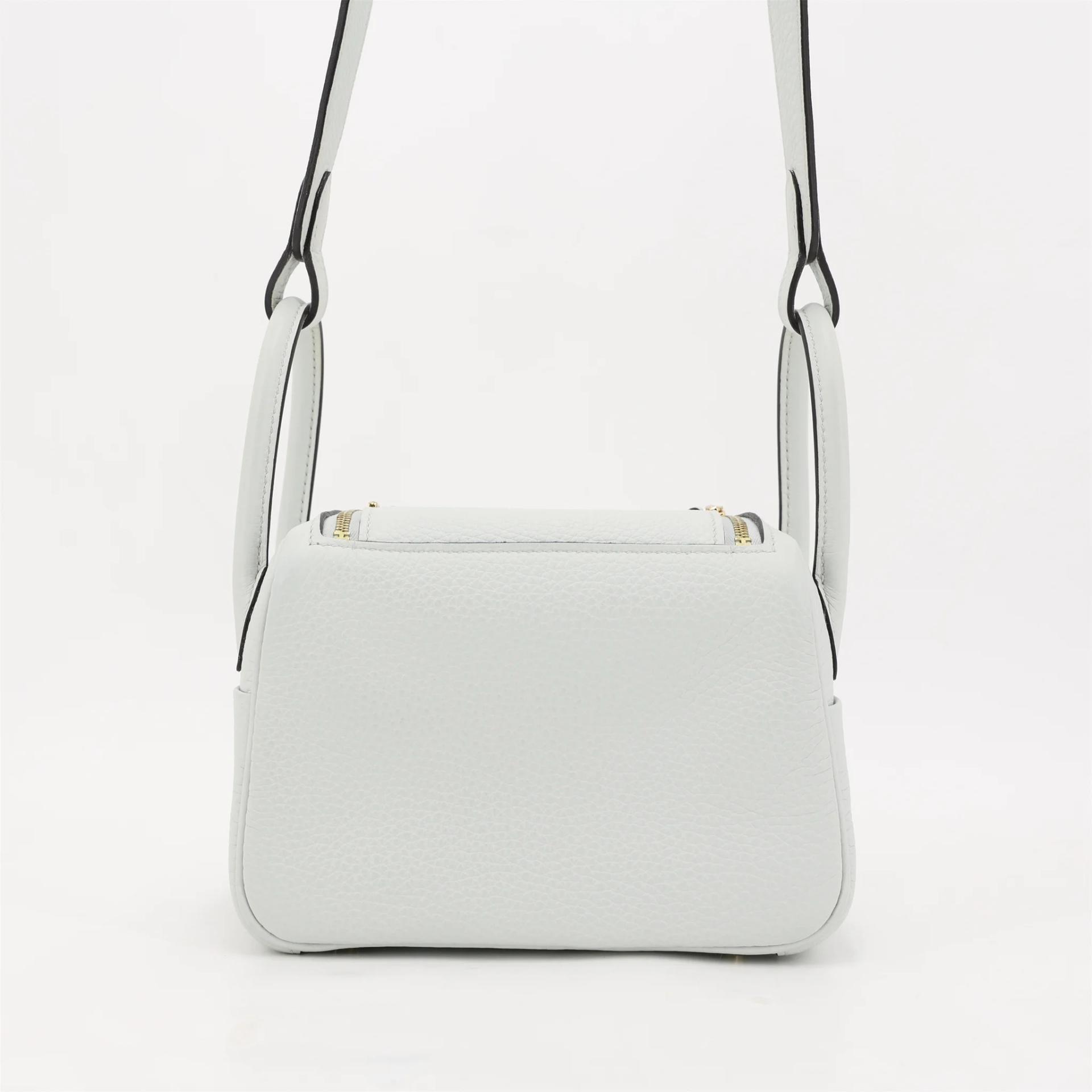 Very Good ( Rank A) HERMÈS Mini Lindy II Gris Platine (N4) Clemence Gold hardware W (2024) - 4