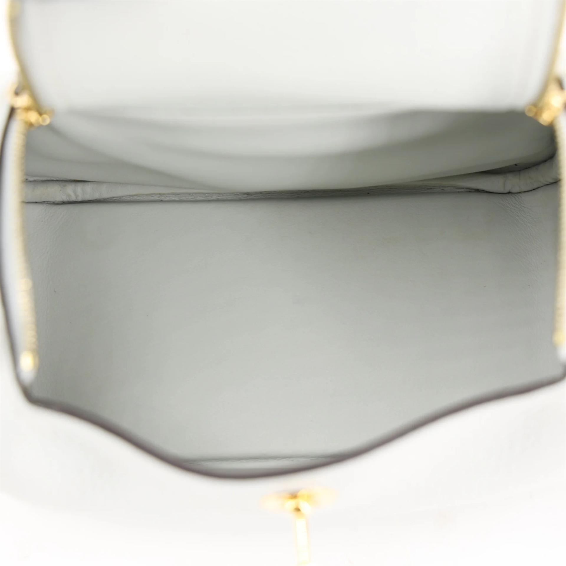 Very Good ( Rank A) HERMÈS Mini Lindy II Gris Platine (N4) Clemence Gold hardware W (2024) - 13