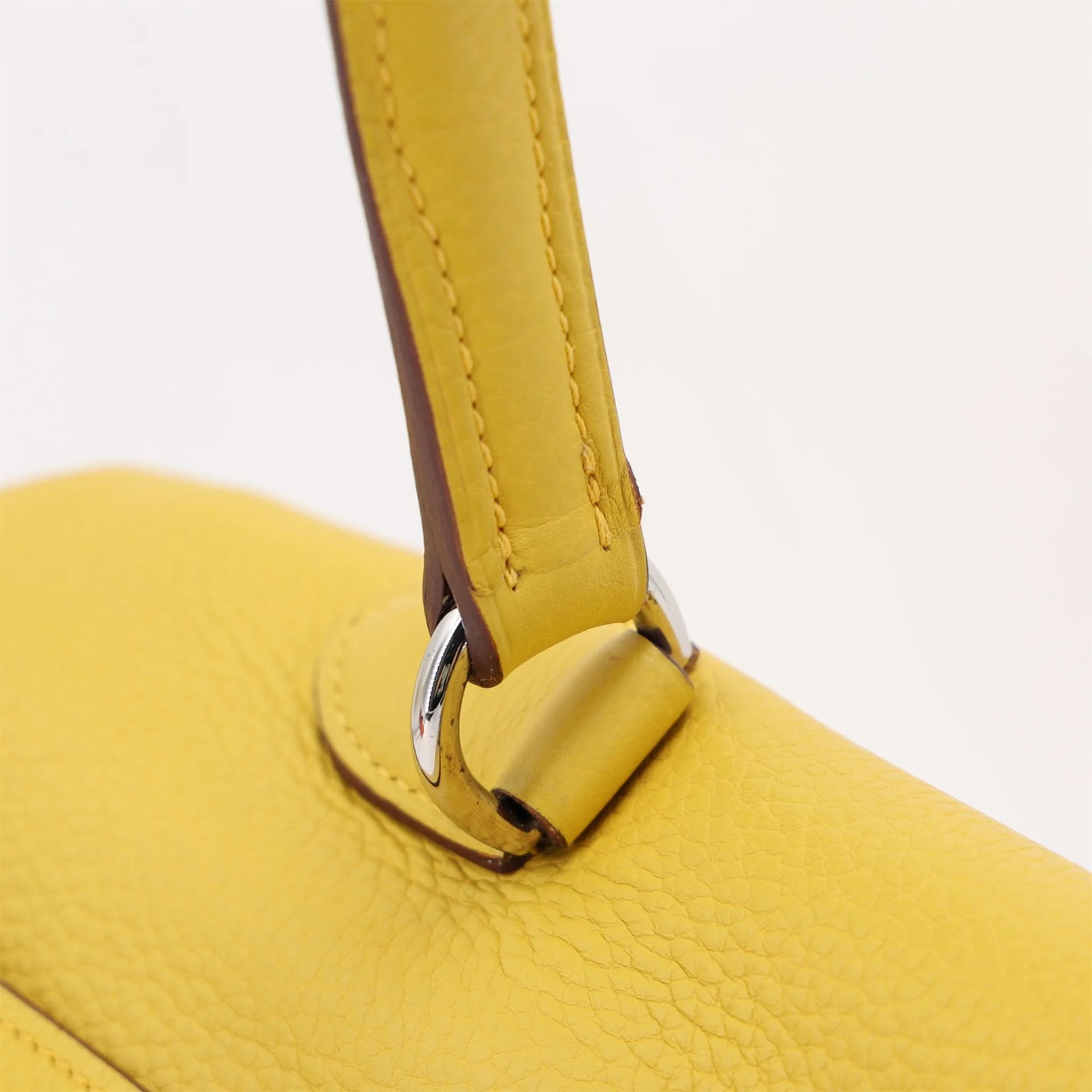 Very Good ( Rank A) HERMÈS Shoulder Kelly 42 Soleil (9H) Clemence Palladium hardware Square M (2009) - 5