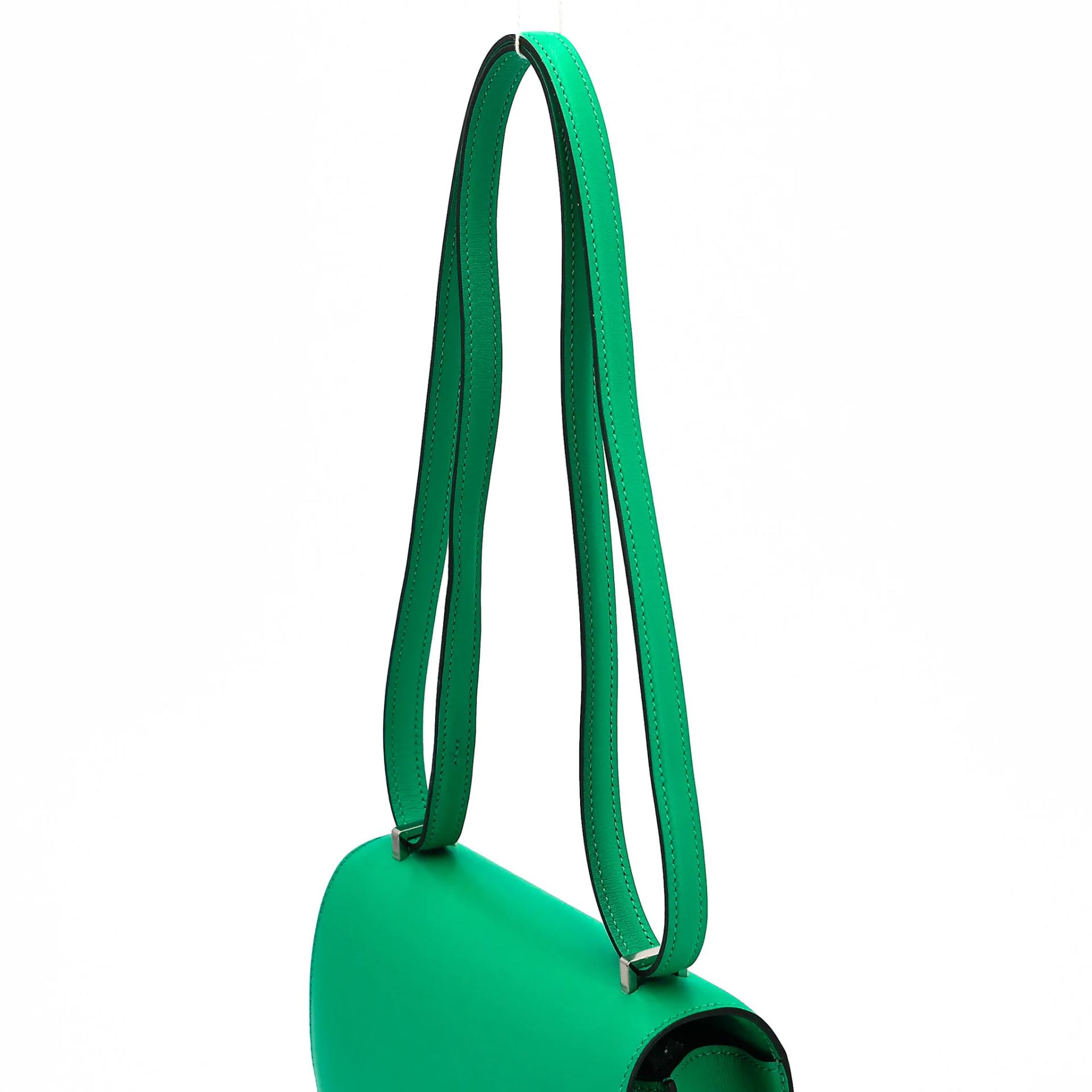 Very Good ( Rank A) HERMÈS Constance Mini Vert Jade (O6) Swift Palladium hardware Y (2020) - 3