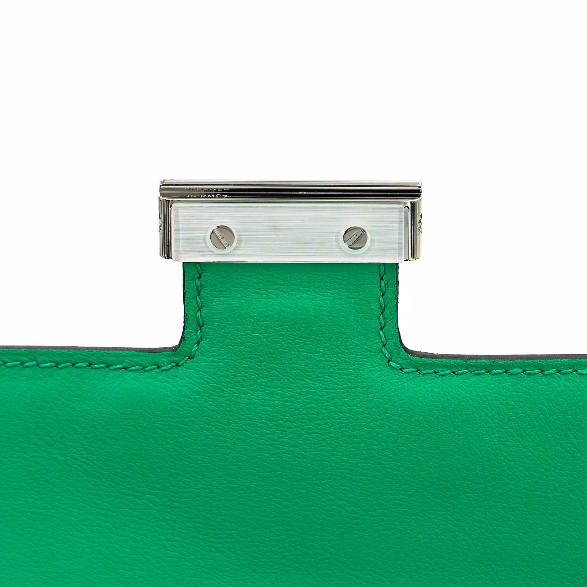 Very Good ( Rank A) HERMÈS Constance Mini Vert Jade (O6) Swift Palladium hardware Y (2020) - 10