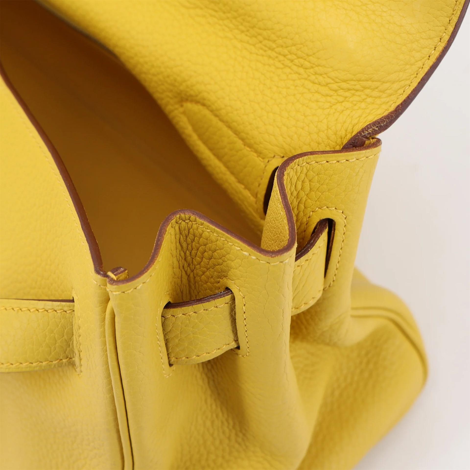 Very Good ( Rank A) HERMÈS Shoulder Kelly 42 Soleil (9H) Clemence Palladium hardware Square M (2009) - 17