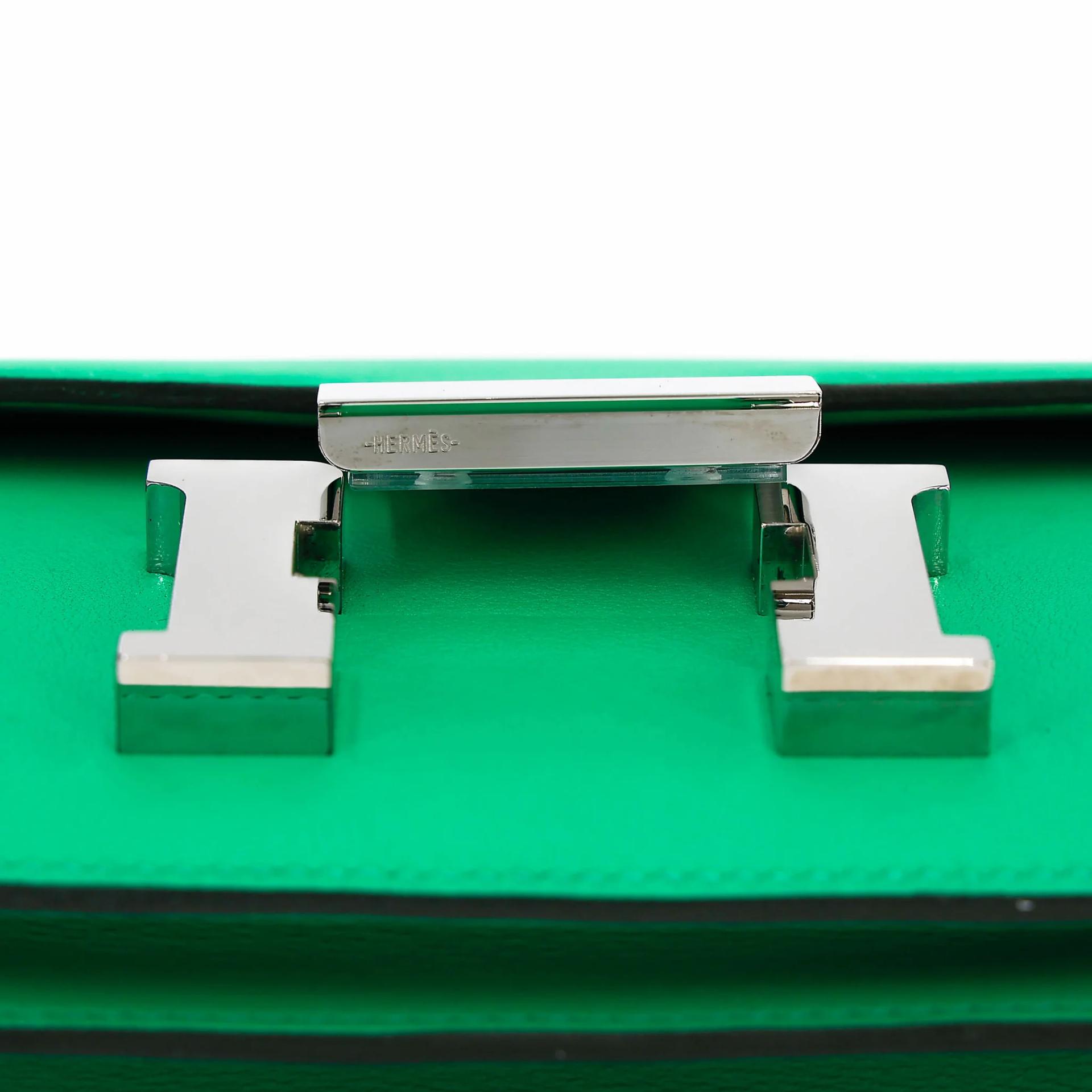 Very Good ( Rank A) HERMÈS Constance Mini Vert Jade (O6) Swift Palladium hardware Y (2020) - 9