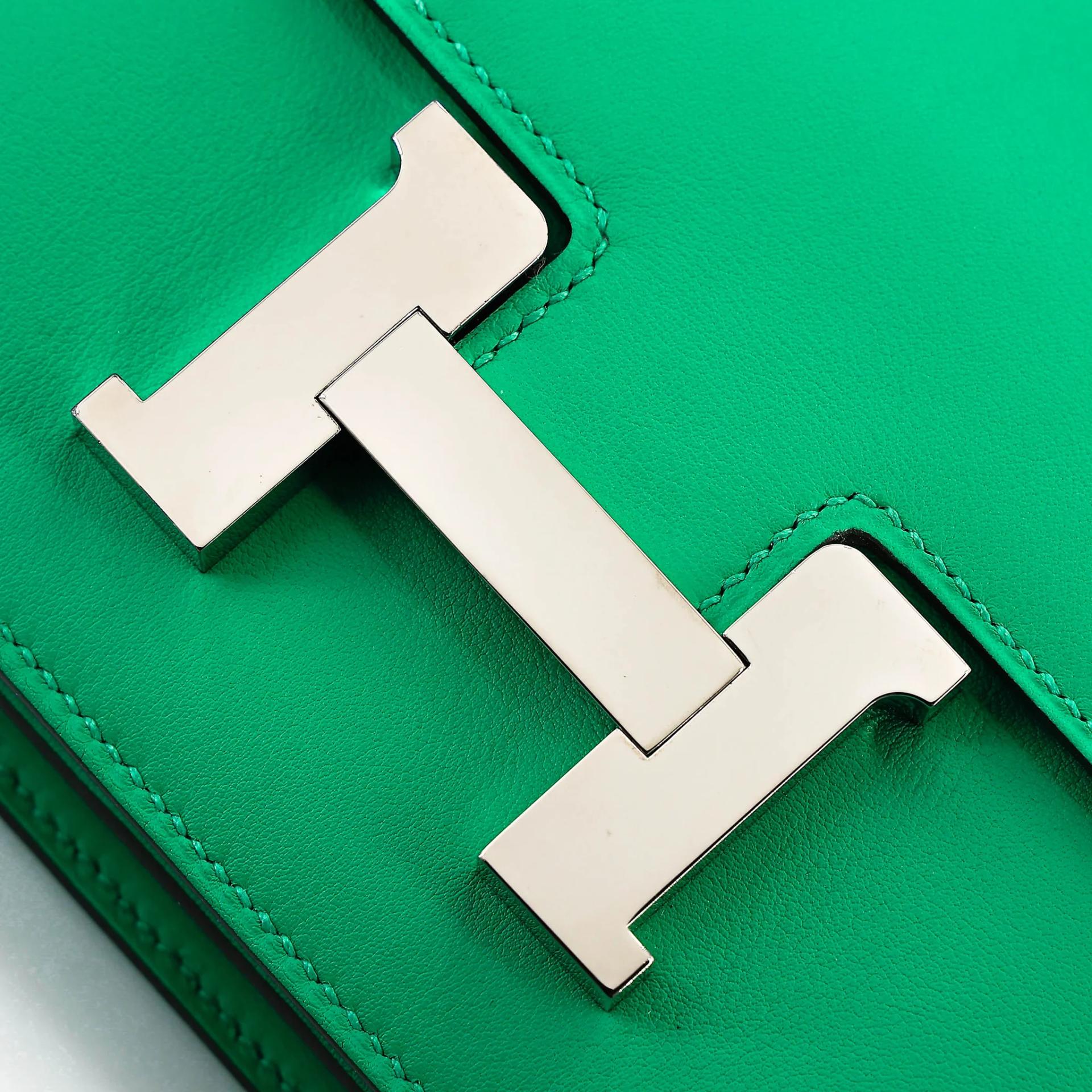 Very Good ( Rank A) HERMÈS Constance Mini Vert Jade (O6) Swift Palladium hardware Y (2020) - 8