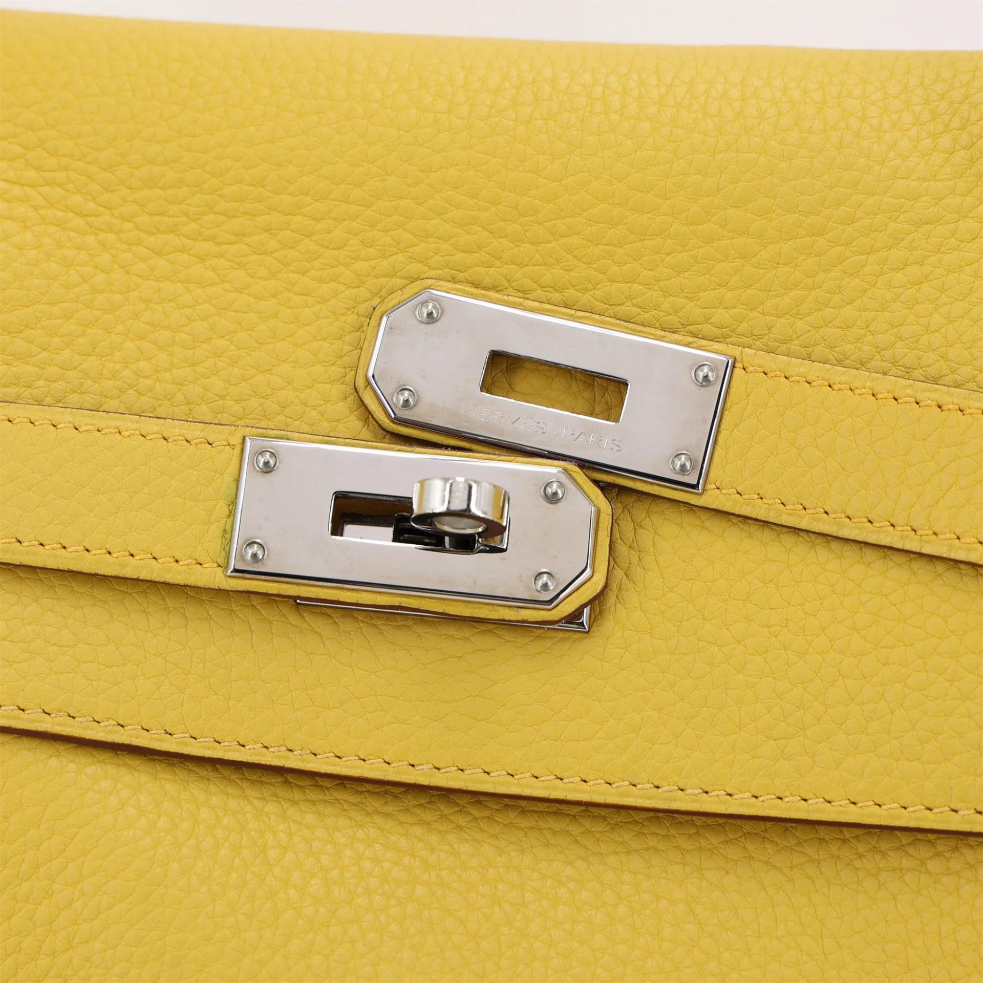 Very Good ( Rank A) HERMÈS Shoulder Kelly 42 Soleil (9H) Clemence Palladium hardware Square M (2009) - 11