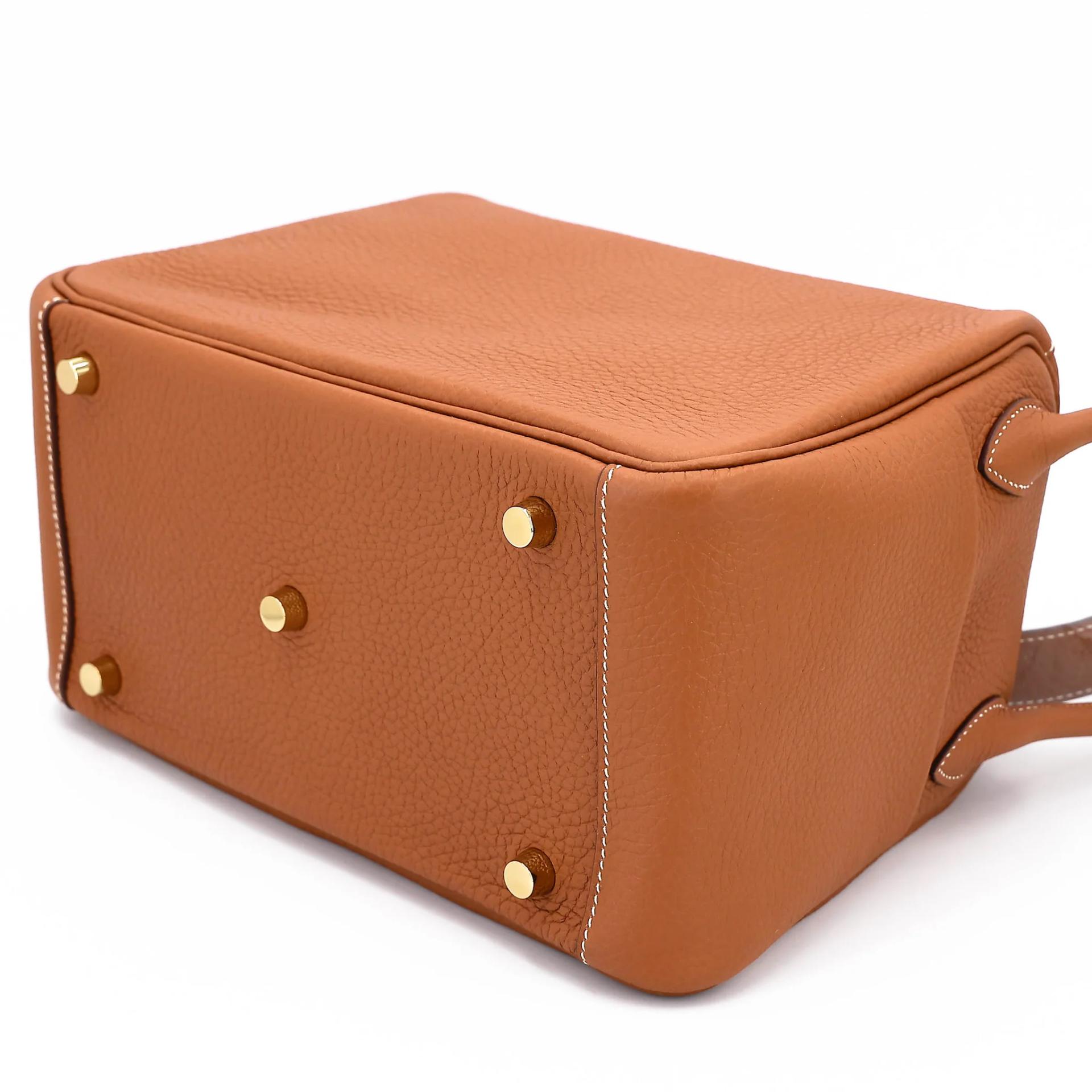Excellent ( Rank SA ) HERMÈS Lindy 26 Gold (37) Clemence Gold hardware Z (2021) - 6