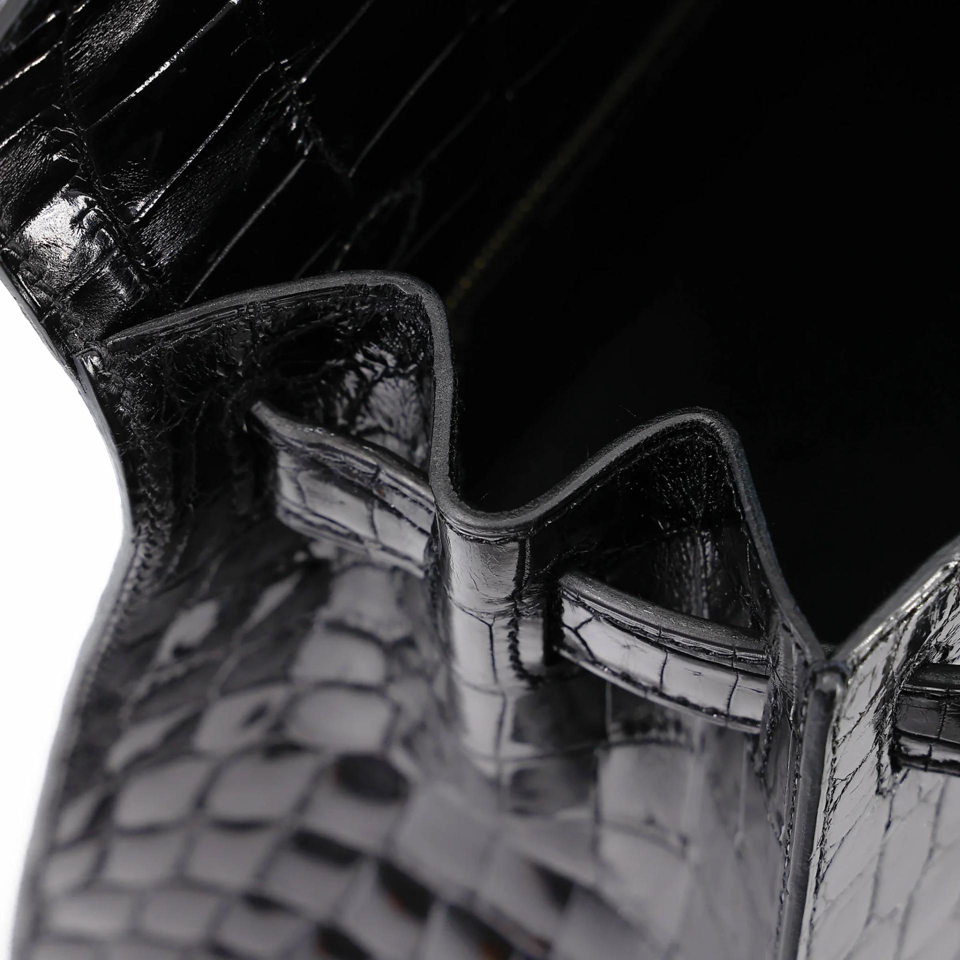 Very Good ( Rank A) HERMÈS Kelly 28 Sellier Noir (89) Shiny Niloticus Crocodile Gold hardware X (2016) - 25