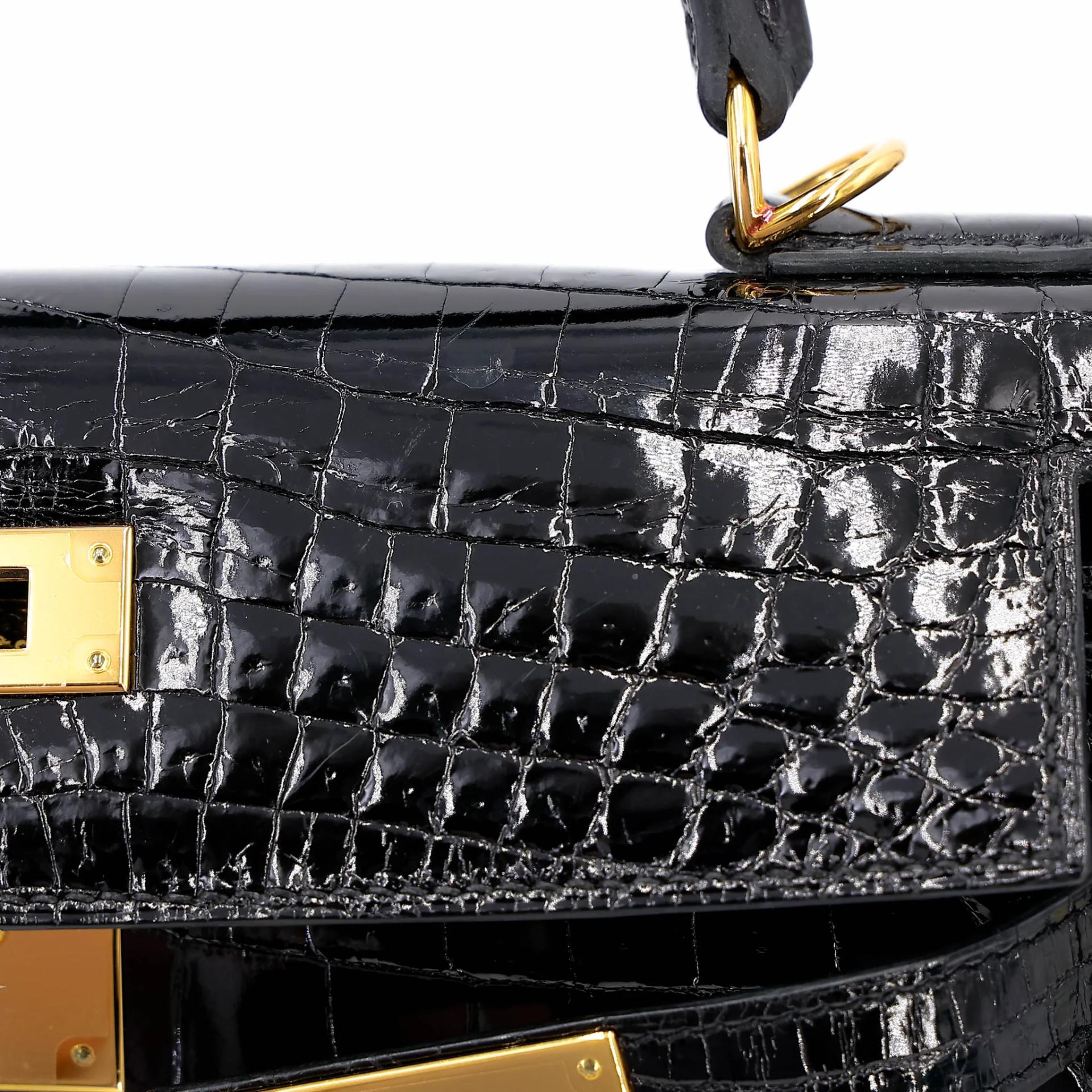 Very Good ( Rank A) HERMÈS Kelly 28 Sellier Noir (89) Shiny Niloticus Crocodile Gold hardware X (2016) - 16