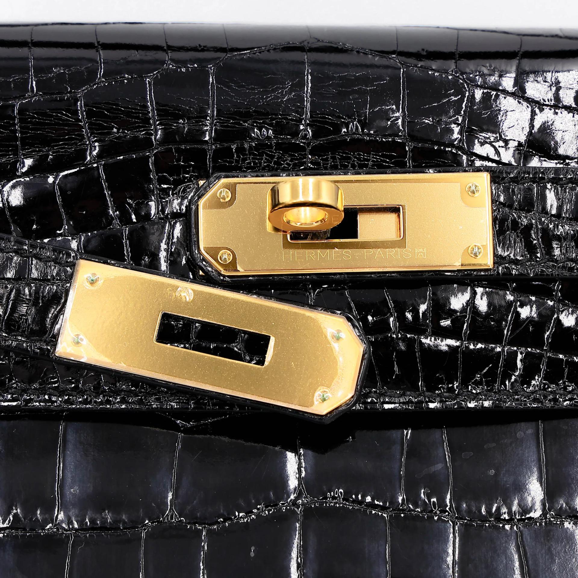 Very Good ( Rank A) HERMÈS Kelly 28 Sellier Noir (89) Shiny Niloticus Crocodile Gold hardware X (2016) - 13