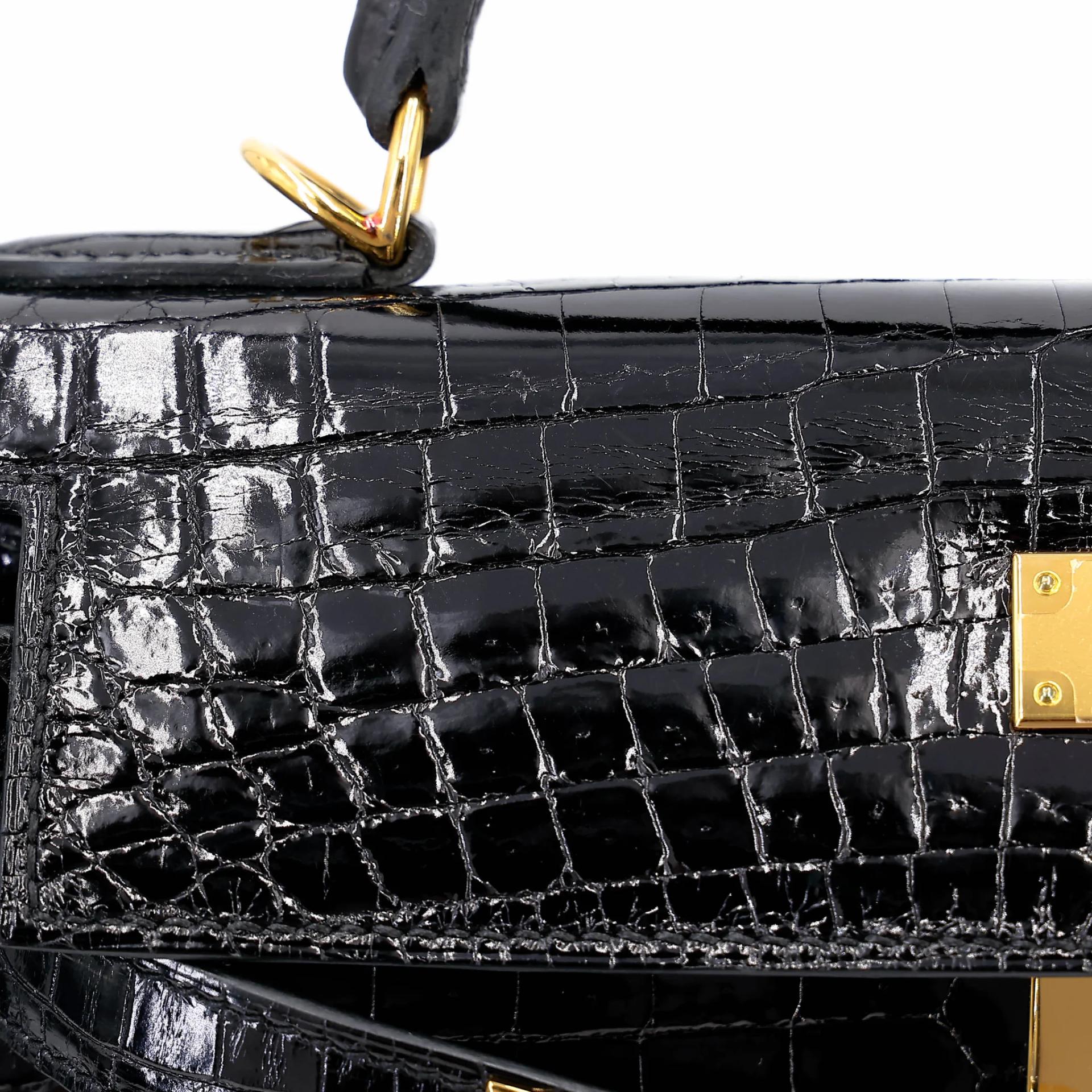 Very Good ( Rank A) HERMÈS Kelly 28 Sellier Noir (89) Shiny Niloticus Crocodile Gold hardware X (2016) - 17