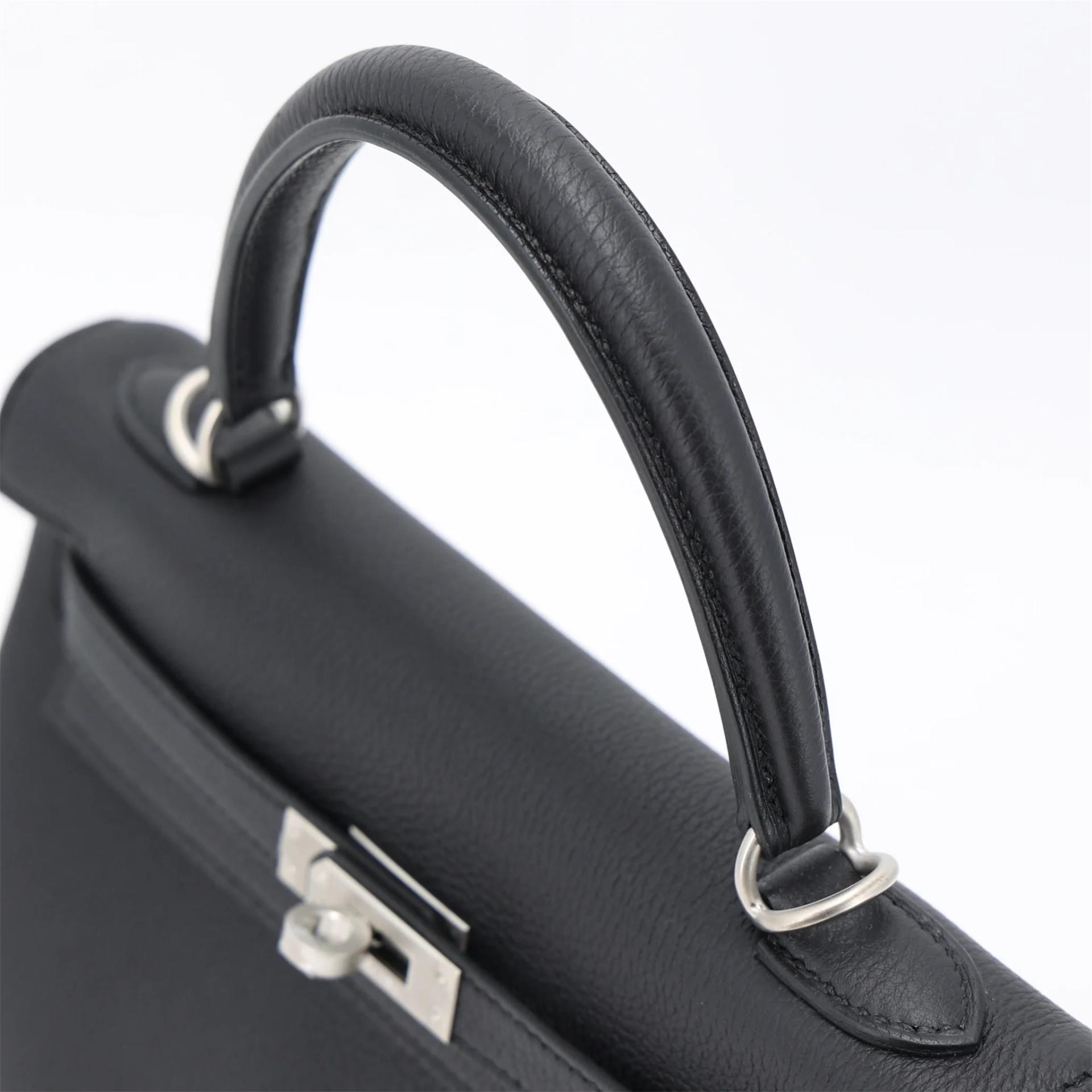 Brand New ( Rank N ) HERMÈS Kelly 25 Noir (89) Togo Brushed Palladium K (2025) - 3