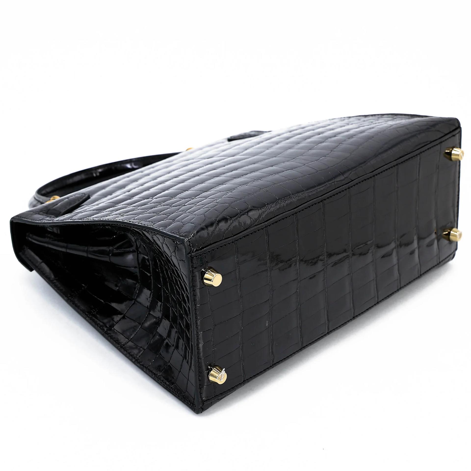 Very Good ( Rank A) HERMÈS Kelly 28 Sellier Noir (89) Shiny Niloticus Crocodile Gold hardware X (2016) - 12
