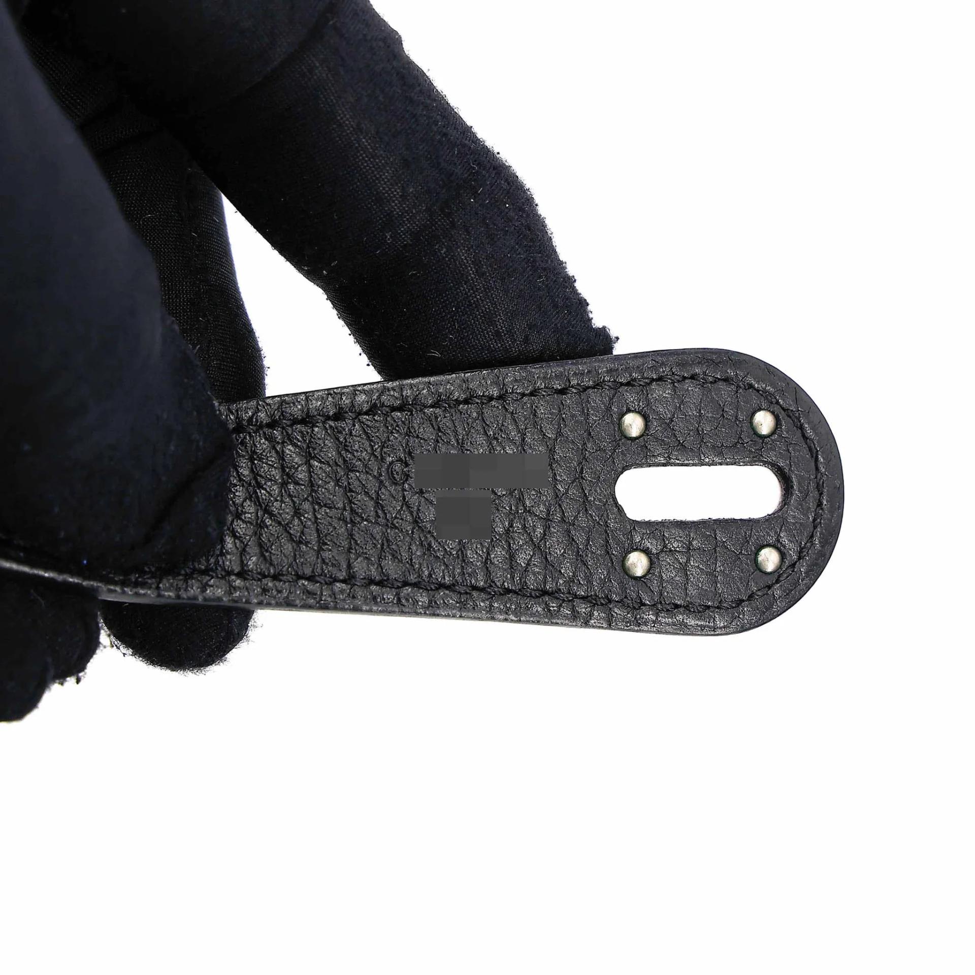 Very Good ( Rank A) HERMÈS Lindy 30 Noir (89) Clemence Palladium hardware C (2018) - 15