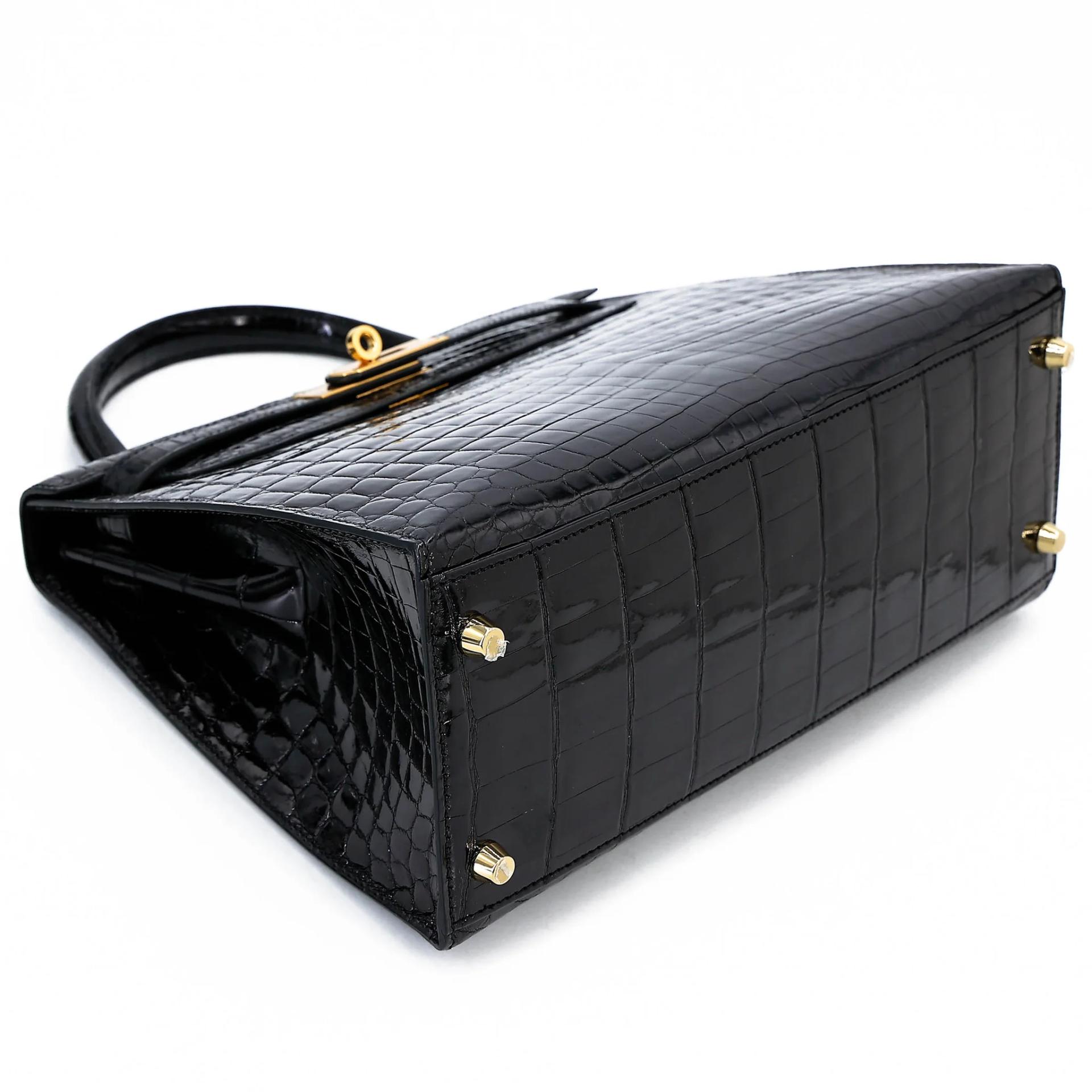Very Good ( Rank A) HERMÈS Kelly 28 Sellier Noir (89) Shiny Niloticus Crocodile Gold hardware X (2016) - 10