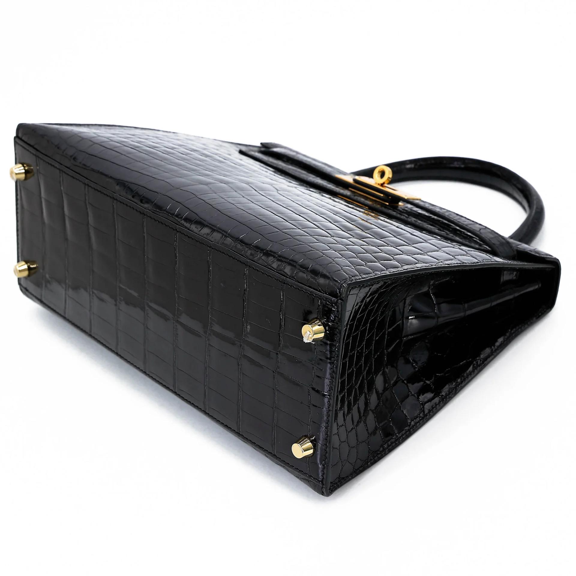 Very Good ( Rank A) HERMÈS Kelly 28 Sellier Noir (89) Shiny Niloticus Crocodile Gold hardware X (2016) - 9