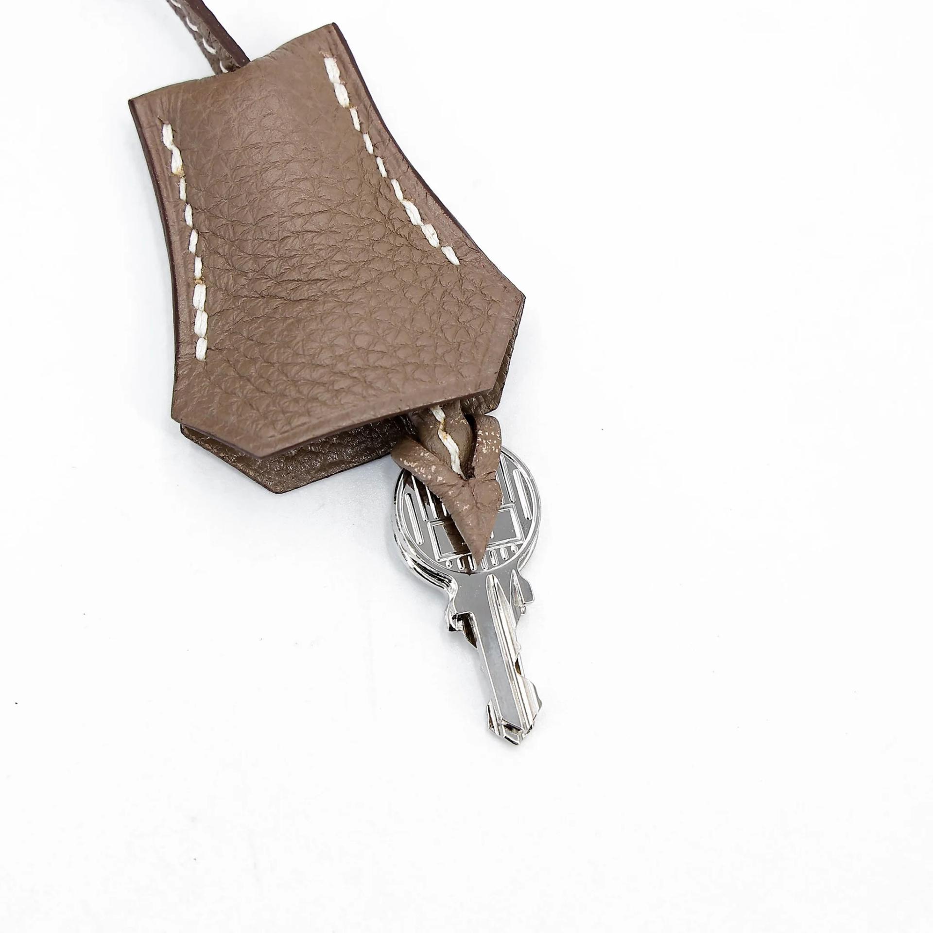 Very Good ( Rank A) HERMÈS Birkin 35 Etoupe (18) Togo Palladium hardware Square O (2011) - 26