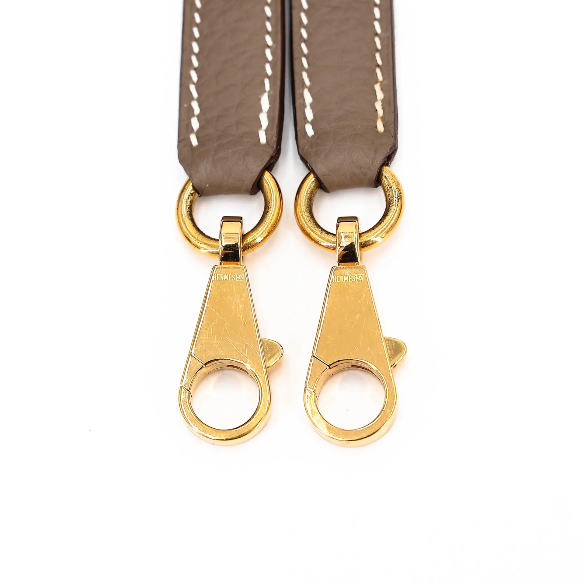 Very Good ( Rank A) HERMÈS Kelly 28 Etoupe (18) Togo Gold hardware T (2015) - 28
