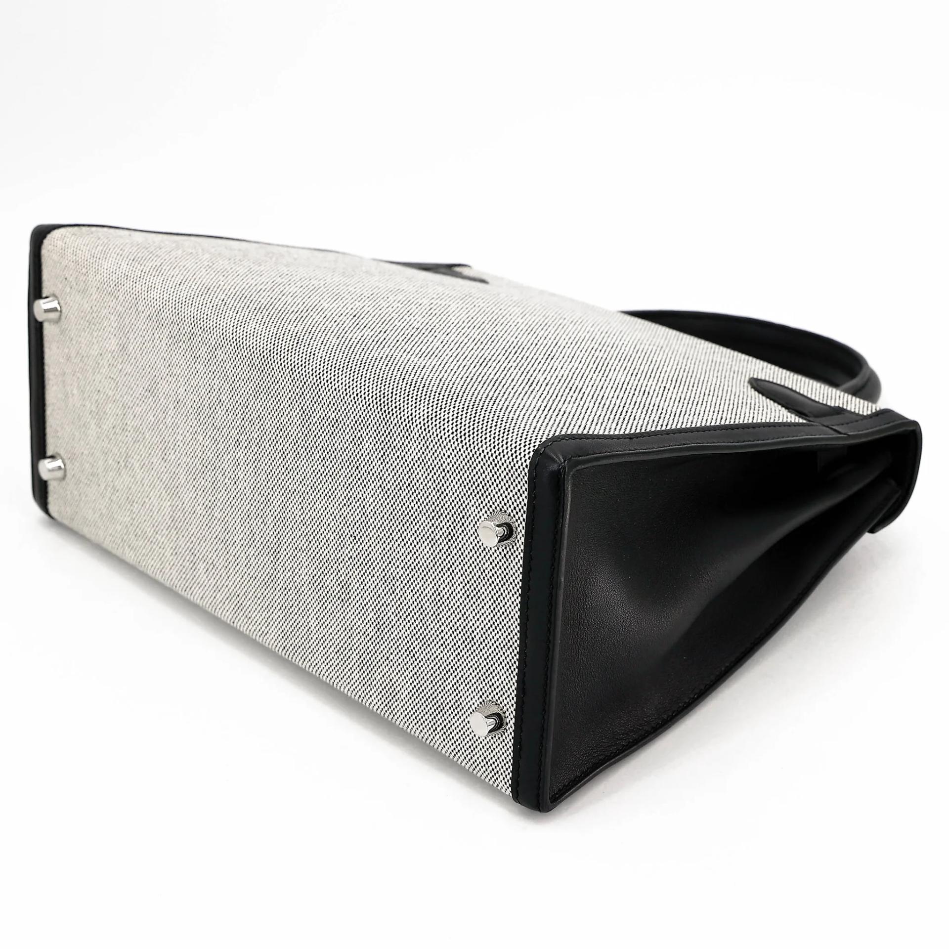 Very Good ( Rank A) HERMÈS Kelly 28 Sellier Noir (89) Toile H canvas Swift Palladium hardware Z (2021) - 6