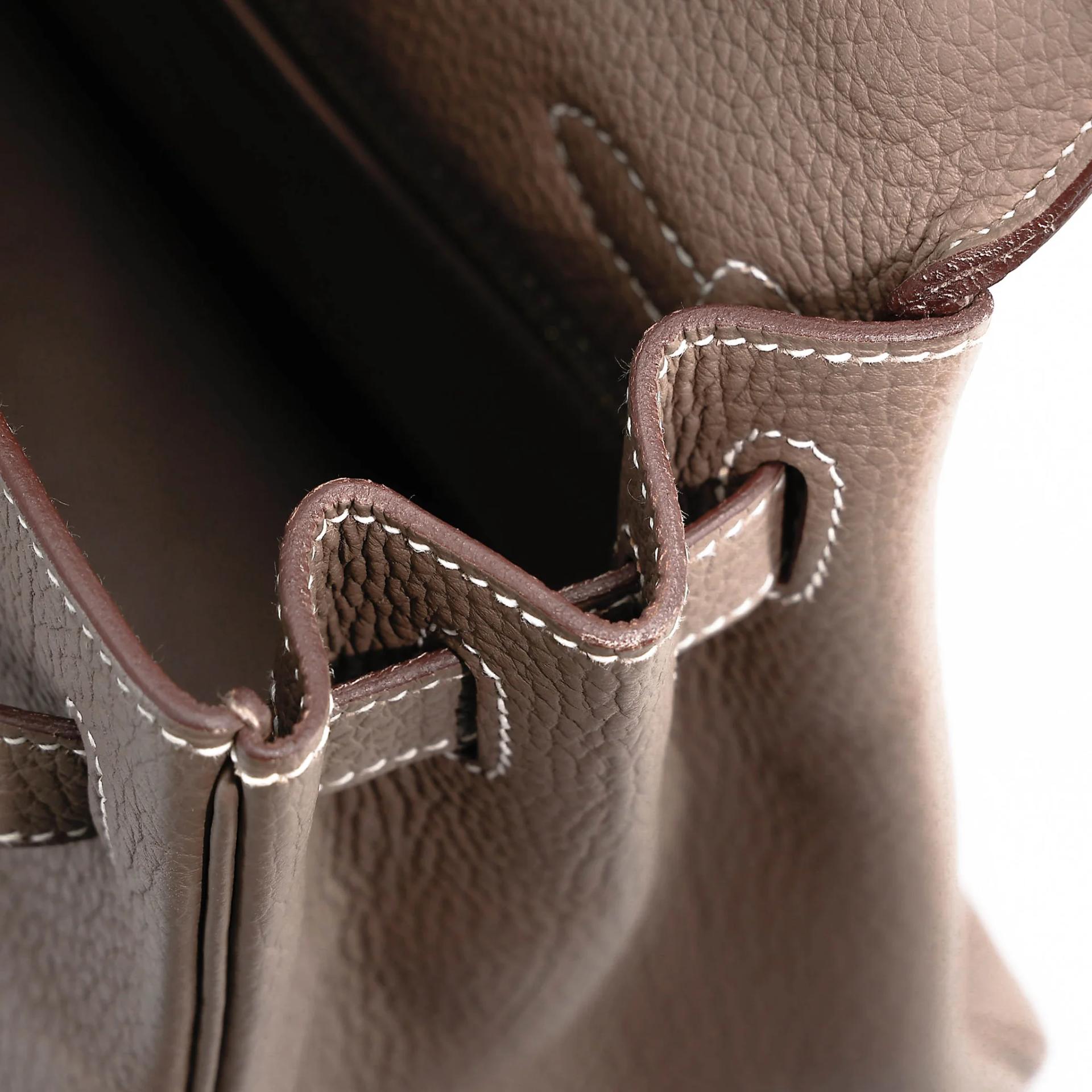 Very Good ( Rank A) HERMÈS Kelly 28 Etoupe (18) Togo Gold hardware T (2015) - 24