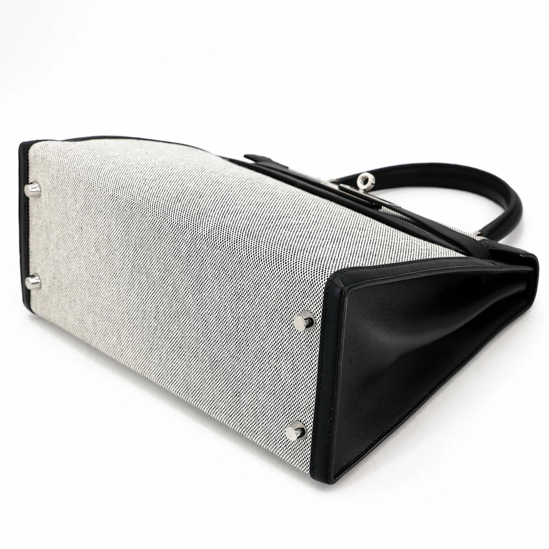 Very Good ( Rank A) HERMÈS Kelly 28 Sellier Noir (89) Toile H canvas Swift Palladium hardware Z (2021) - 4