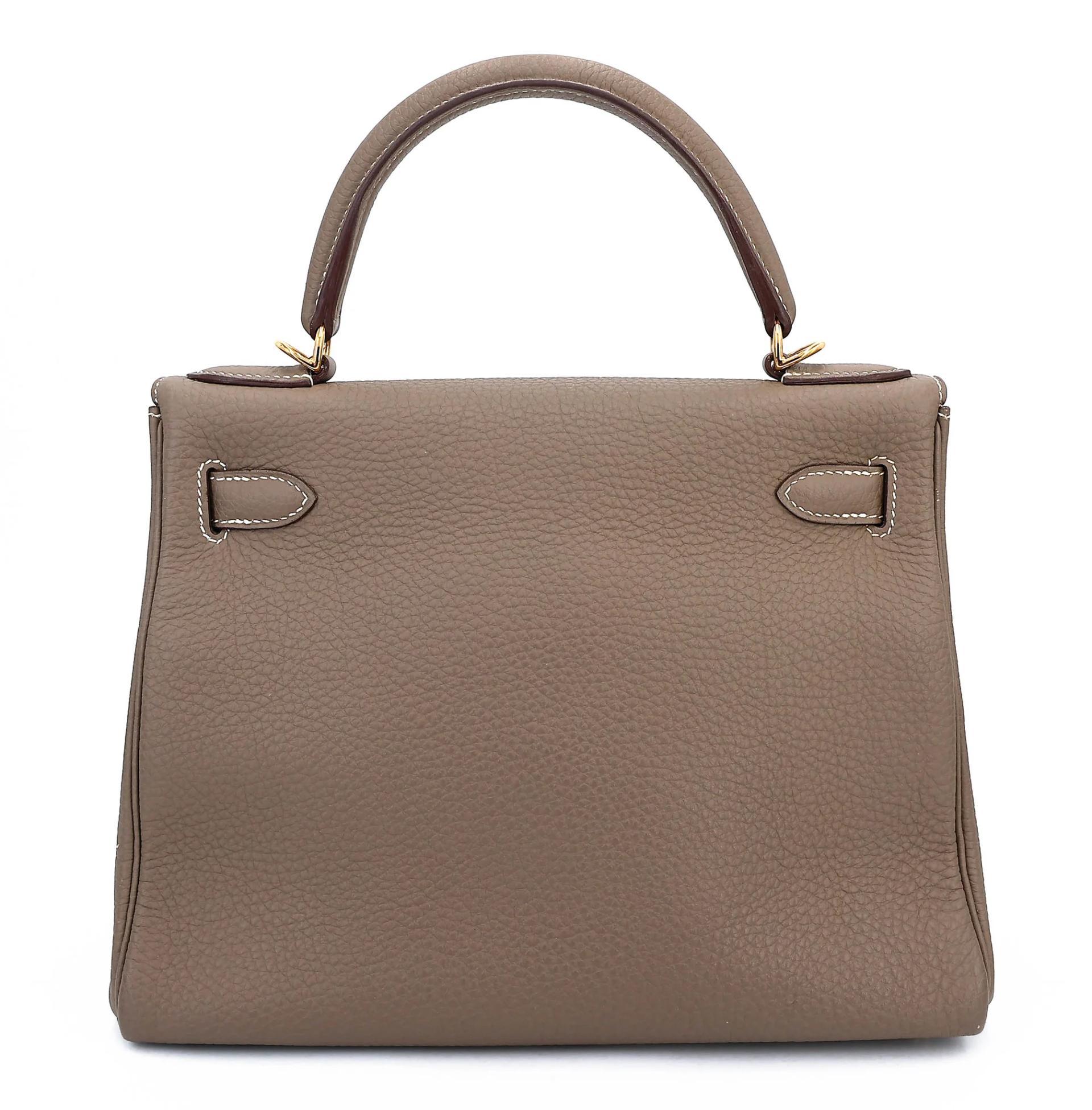 Very Good ( Rank A) HERMÈS Kelly 28 Etoupe (18) Togo Gold hardware T (2015) - 2