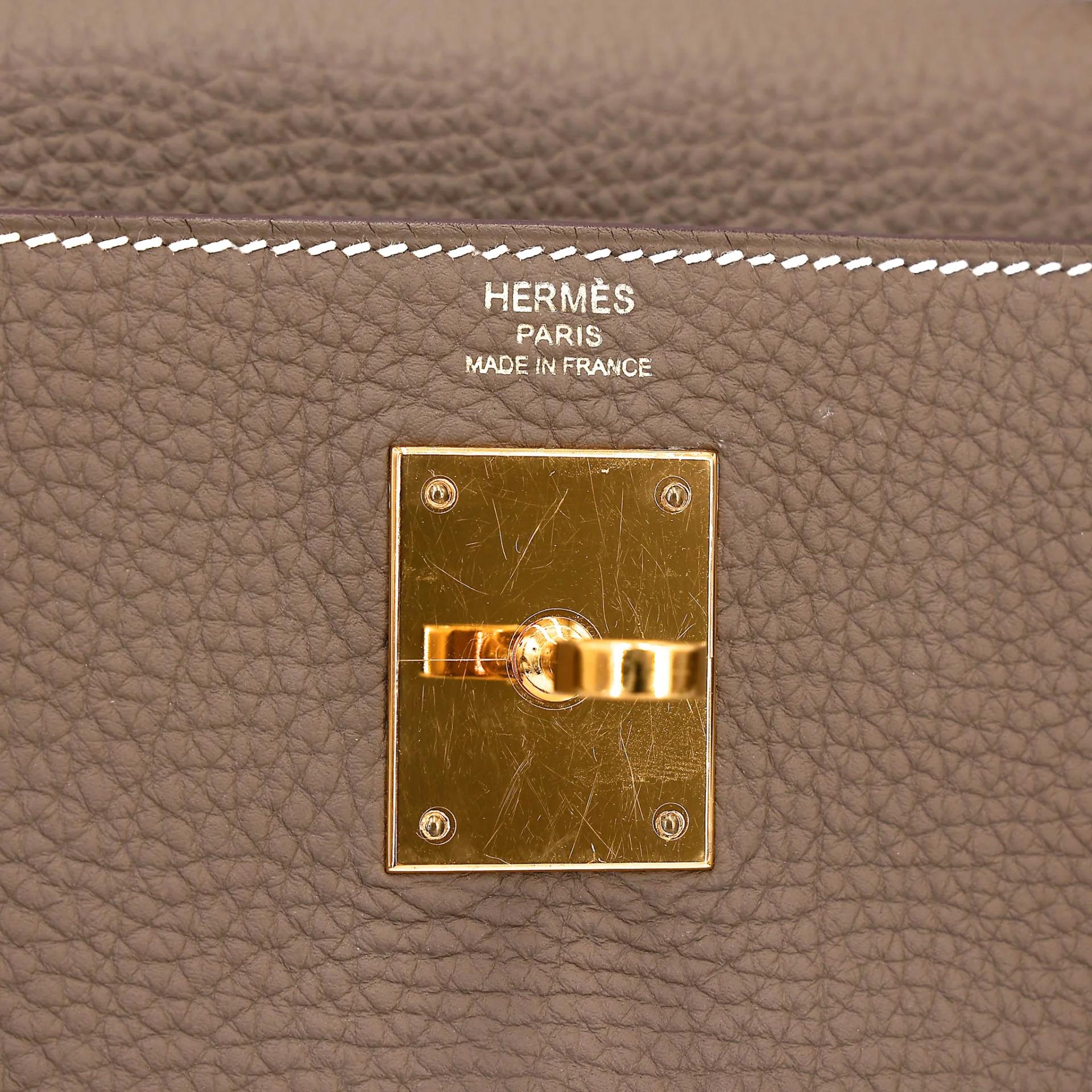 Very Good ( Rank A) HERMÈS Kelly 28 Etoupe (18) Togo Gold hardware T (2015) - 21