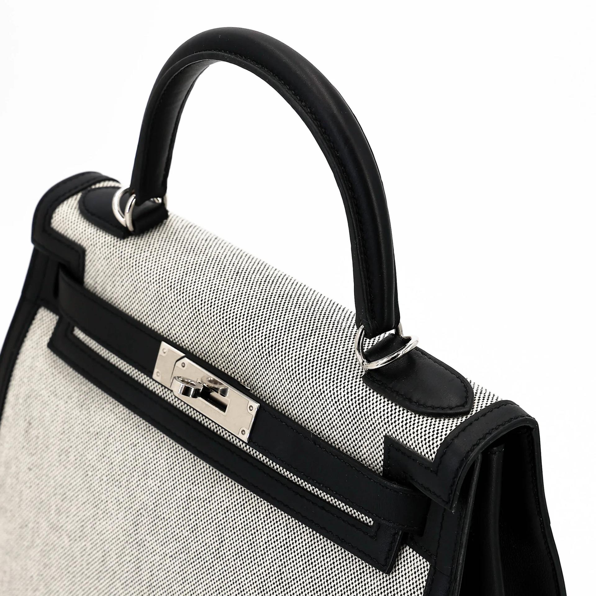 Very Good ( Rank A) HERMÈS Kelly 28 Sellier Noir (89) Toile H canvas Swift Palladium hardware Z (2021) - 3