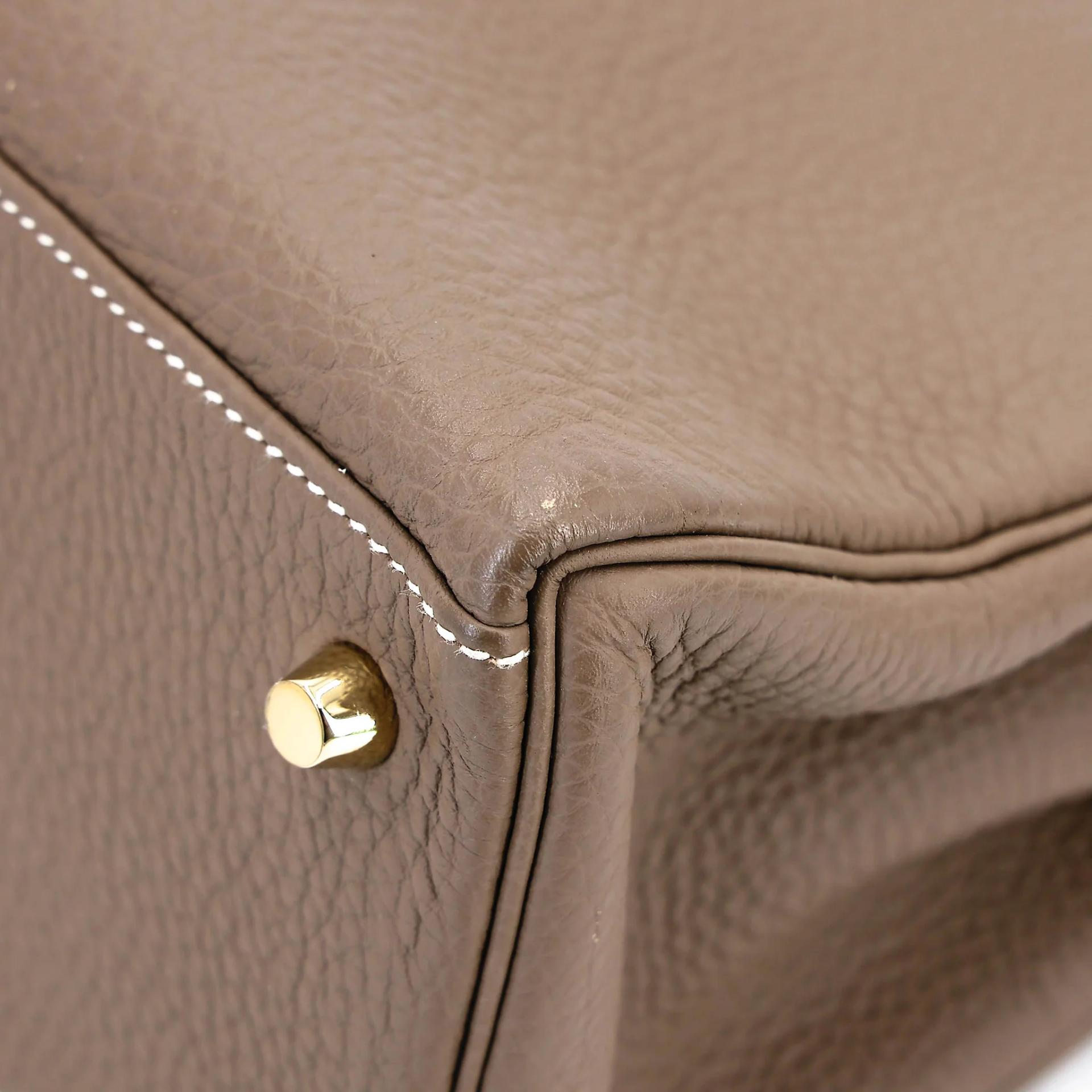 Very Good ( Rank A) HERMÈS Kelly 28 Etoupe (18) Togo Gold hardware T (2015) - 10