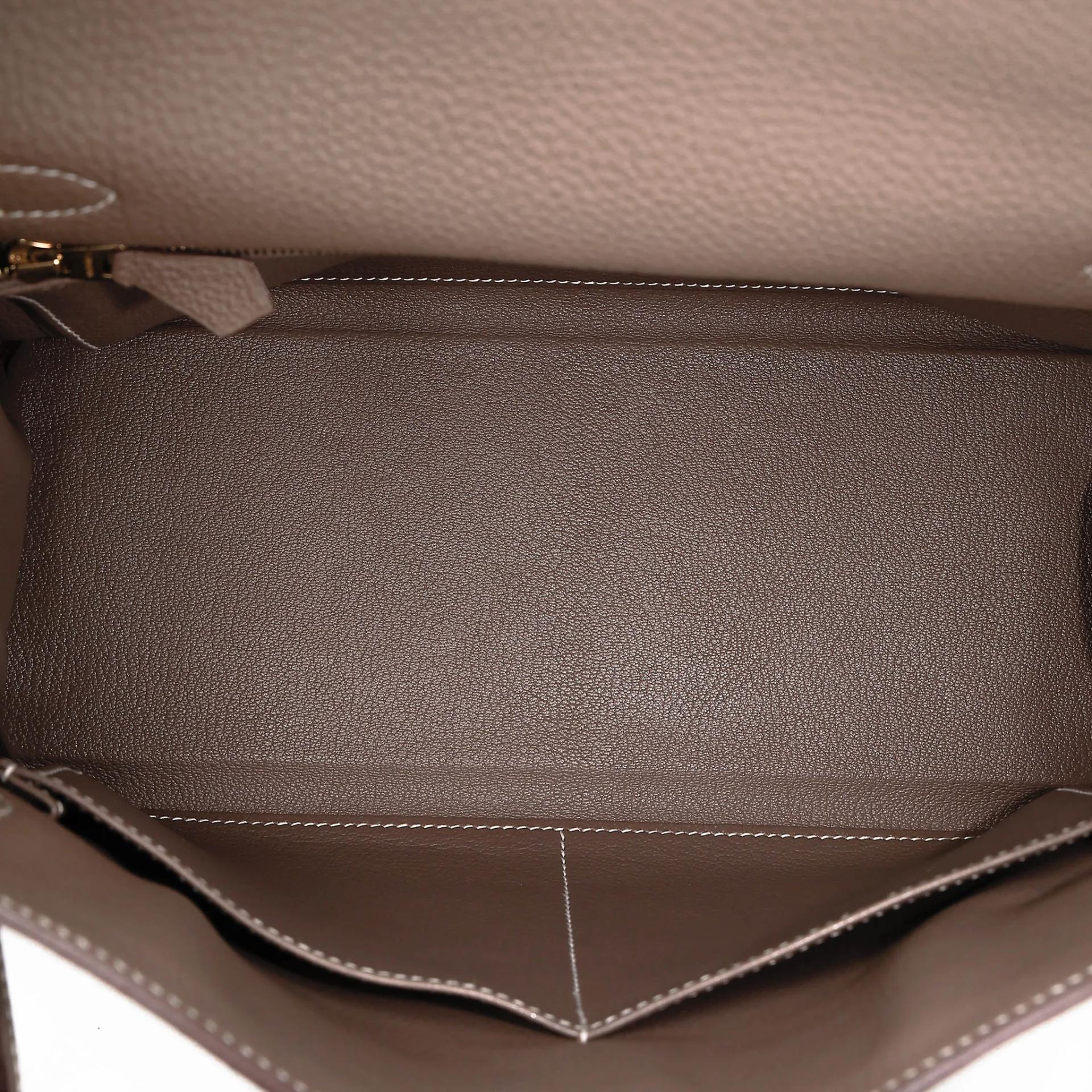 Very Good ( Rank A) HERMÈS Kelly 28 Etoupe (18) Togo Gold hardware T (2015) - 26