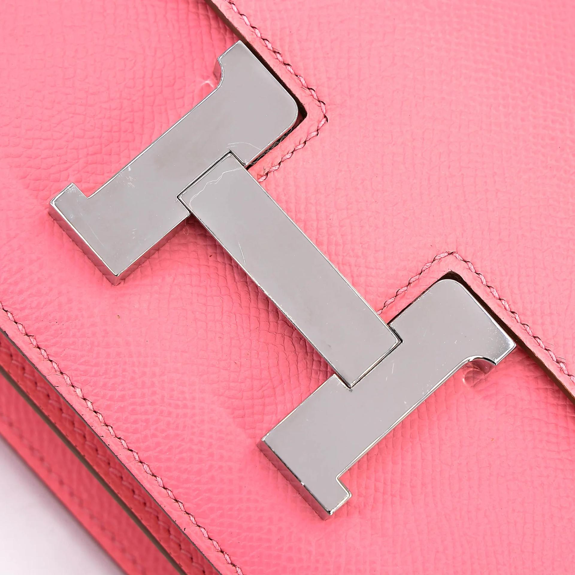 Very Good ( Rank A) HERMÈS Constance Mini 19 Mirror Rose Confetti (1Q) Epsom Palladium hardware B (2023) - 11