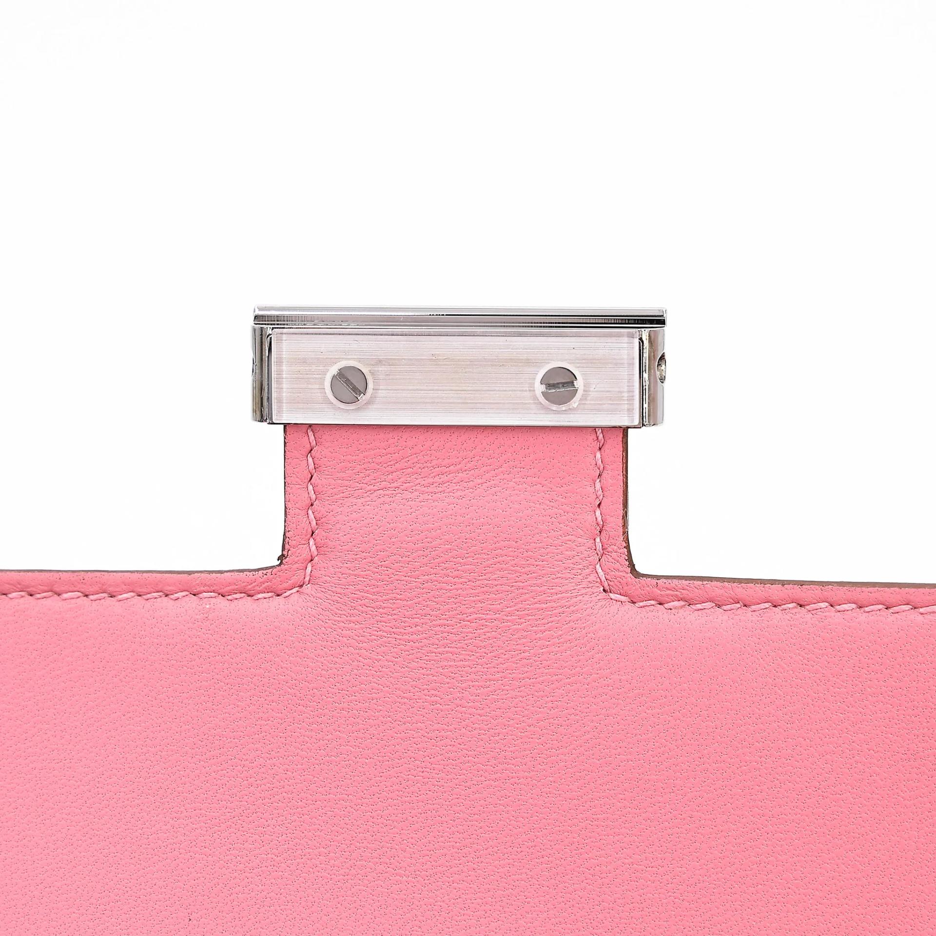 Very Good ( Rank A) HERMÈS Constance Mini 19 Mirror Rose Confetti (1Q) Epsom Palladium hardware B (2023) - 13
