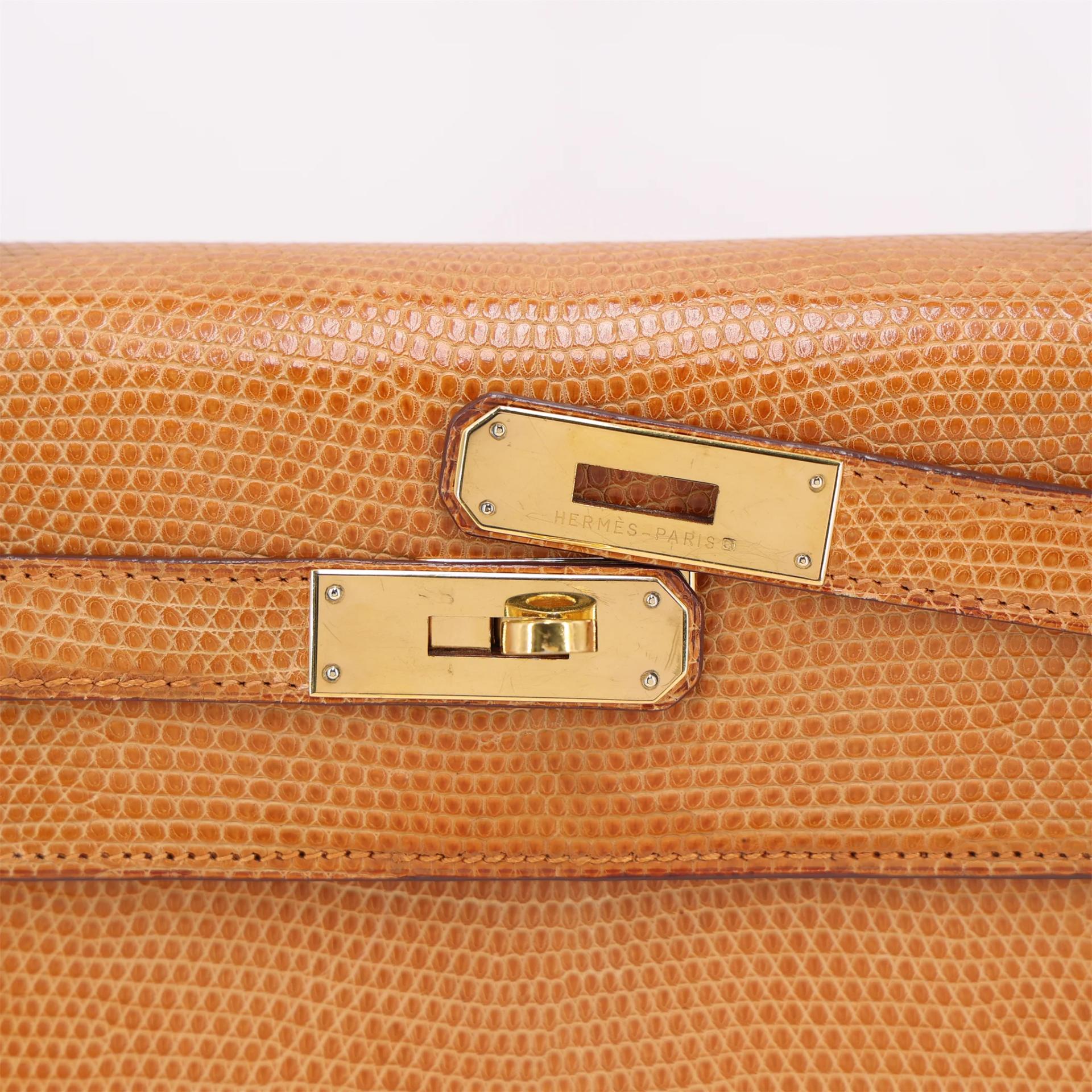 Good ( Rank AB) HERMÈS Kelly 32 Sellier Natural (27) Lizard Gold hardware Circle X (1994) - 10
