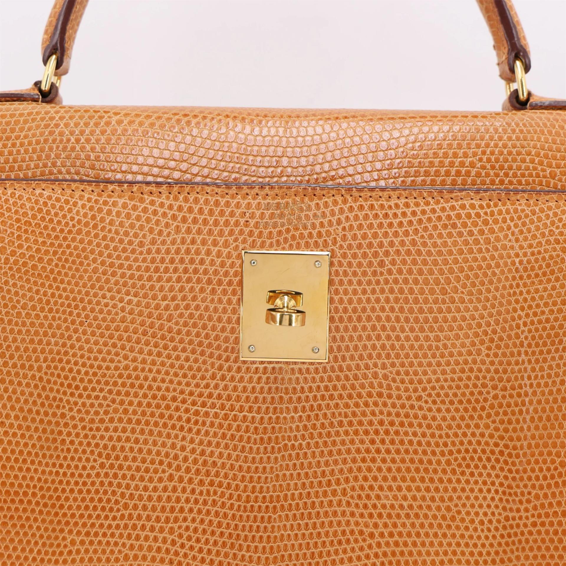 Good ( Rank AB) HERMÈS Kelly 32 Sellier Natural (27) Lizard Gold hardware Circle X (1994) - 12