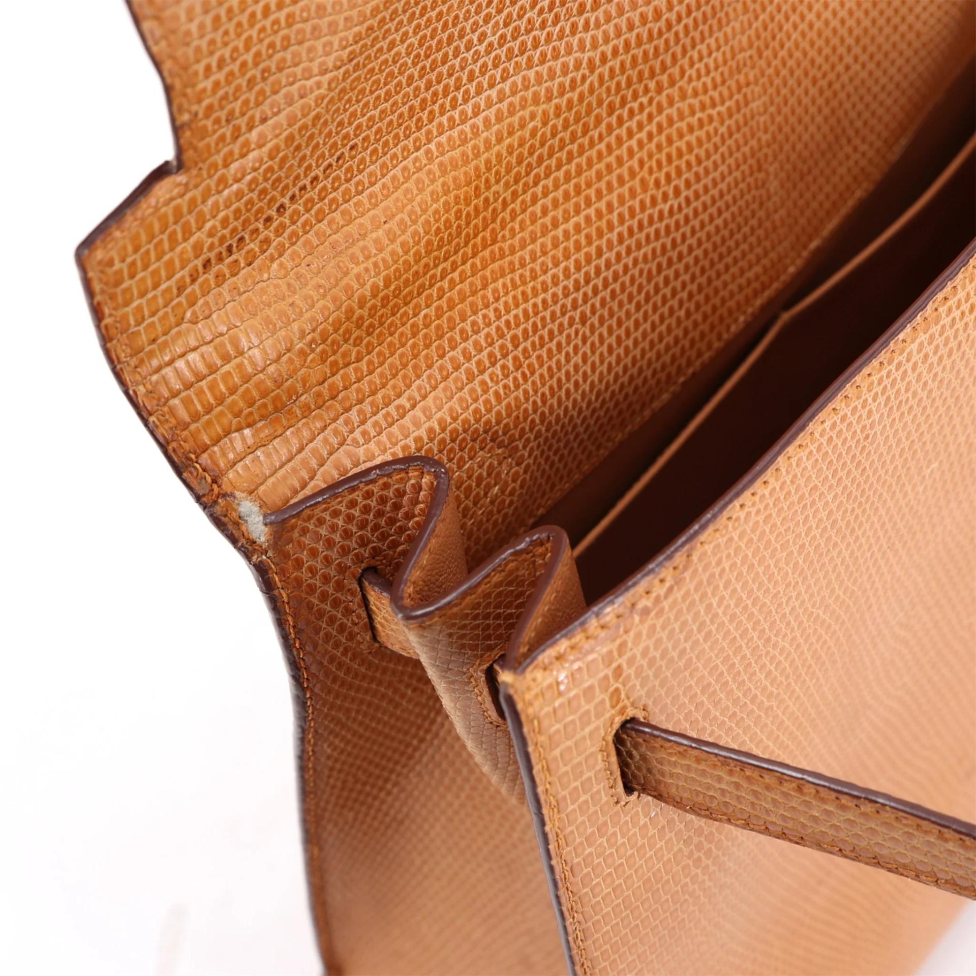 Good ( Rank AB) HERMÈS Kelly 32 Sellier Natural (27) Lizard Gold hardware Circle X (1994) - 17