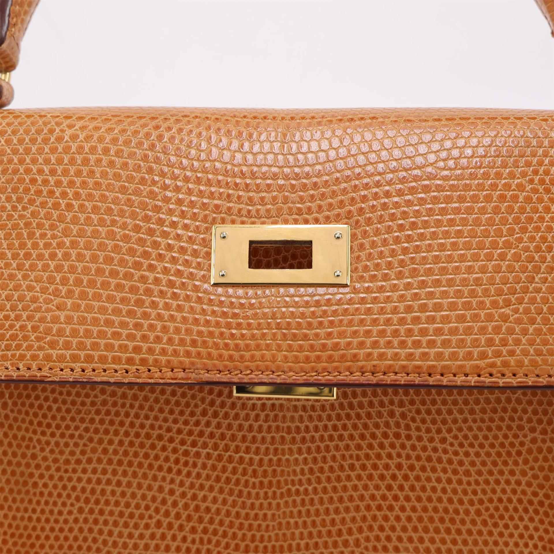 Good ( Rank AB) HERMÈS Kelly 32 Sellier Natural (27) Lizard Gold hardware Circle X (1994) - 13