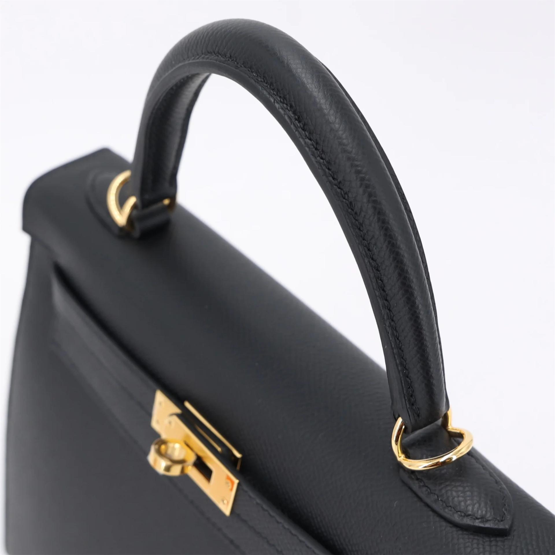 Brand New ( Rank N ) HERMÈS Kelly 25 Sellier Noir (89) Epsom Gold hardware G (2026) - 3