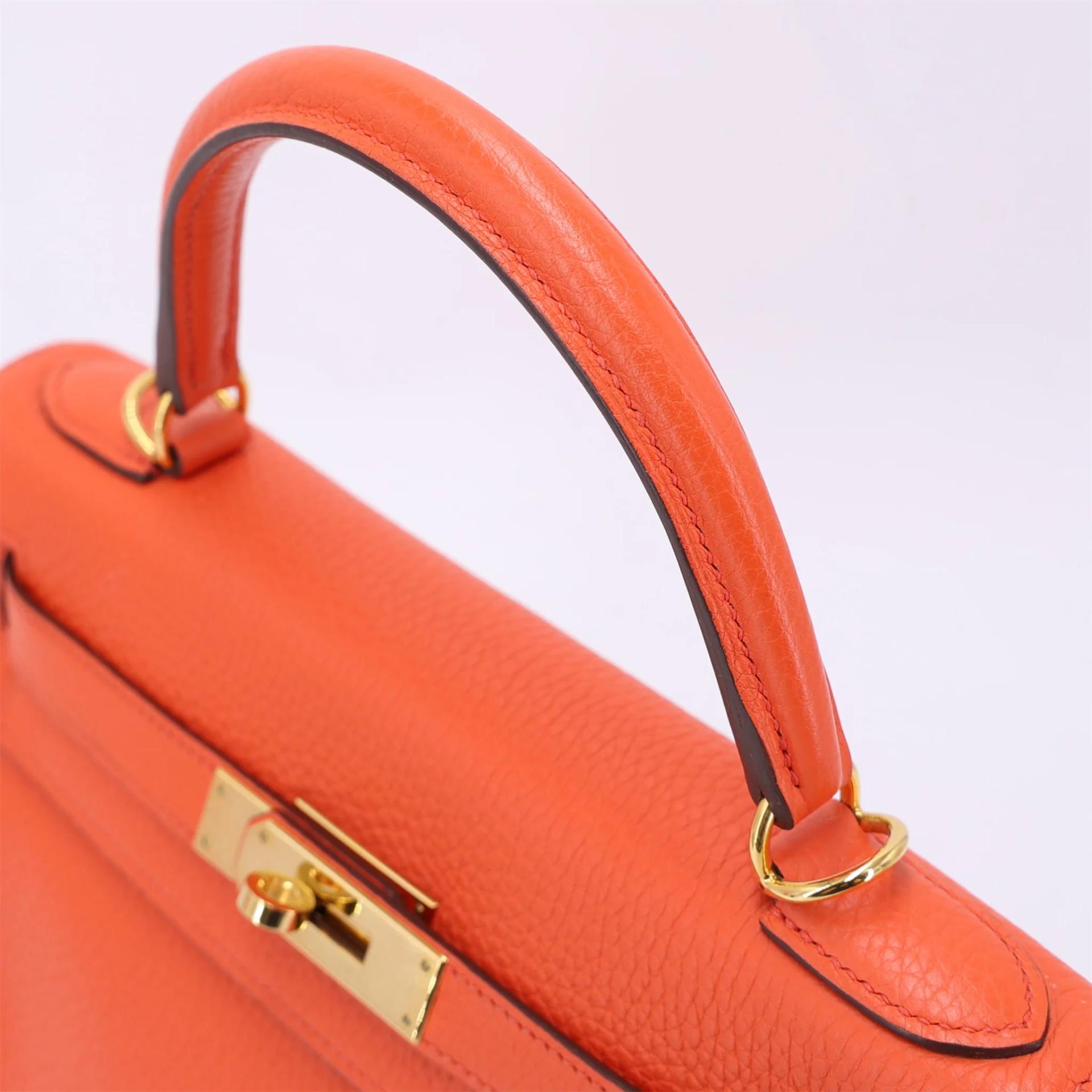 Very Good ( Rank A) HERMÈS Kelly 28 Orange Poppy (8V) Clemence Gold hardware T (2015) - 3