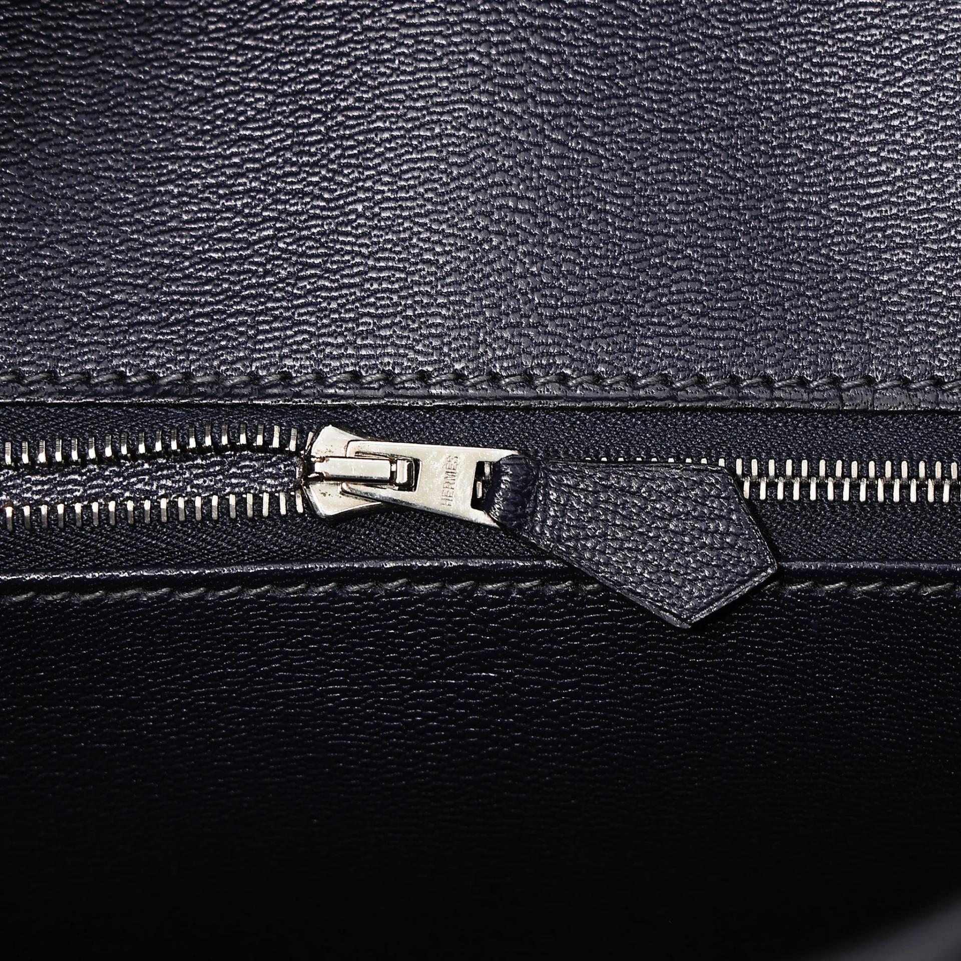 Very Good ( Rank A) HERMÈS Birkin 30 Bleu Indigo (76) Matte Niloticus Crocodile Palladium hardware Square M (2009) - 23